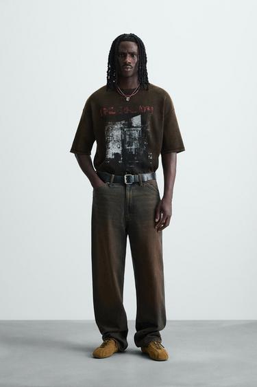 ФУТБОЛКА С ПРИНТОМ И ЭФФЕКТОМ ПОТЕРТОСТИ — ЧЕРНЫЙ от Zara — изображение 0