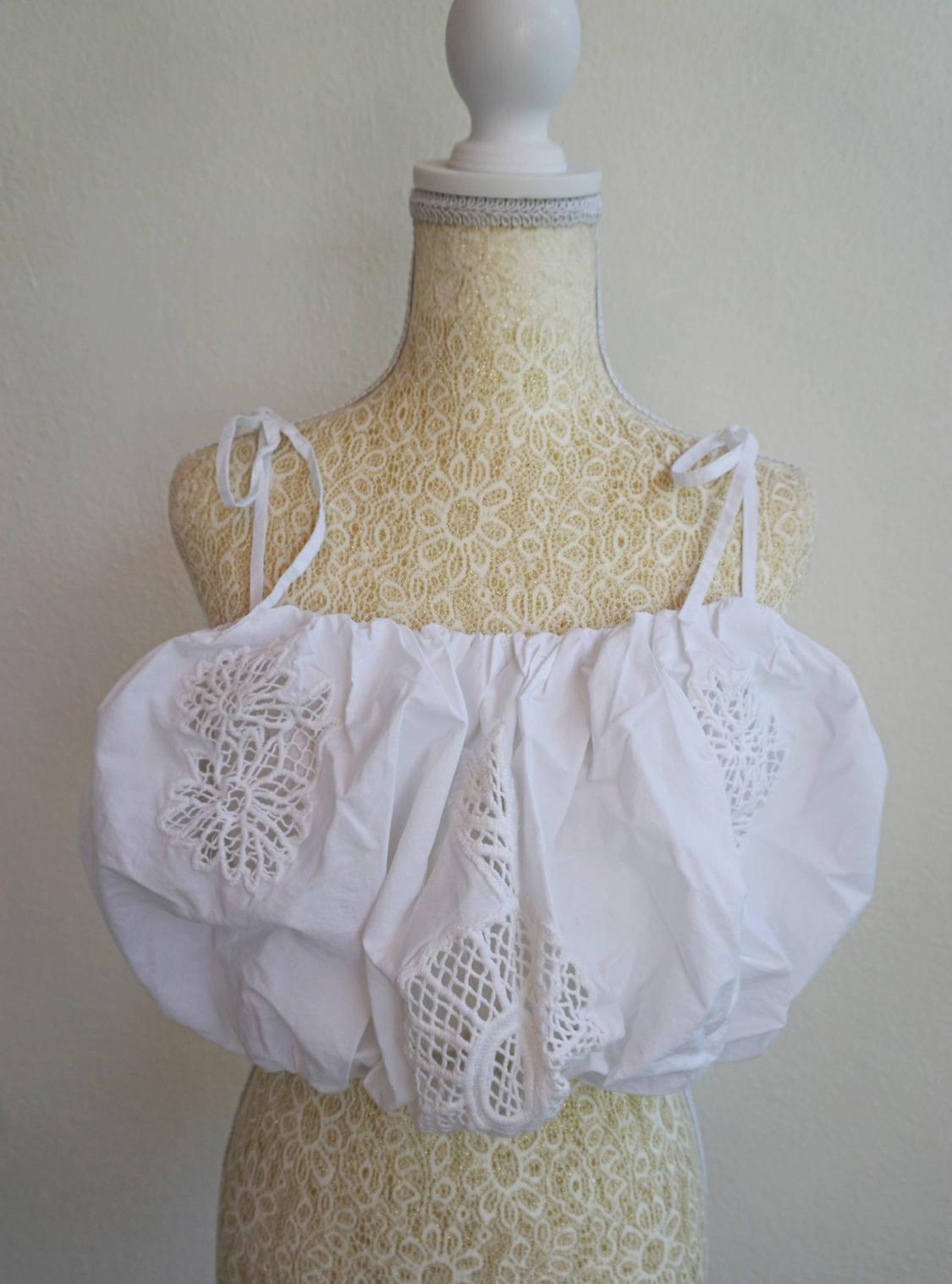 VOLUMINOUS TOP WITH CUTWORK EMBROIDERY - Image 2