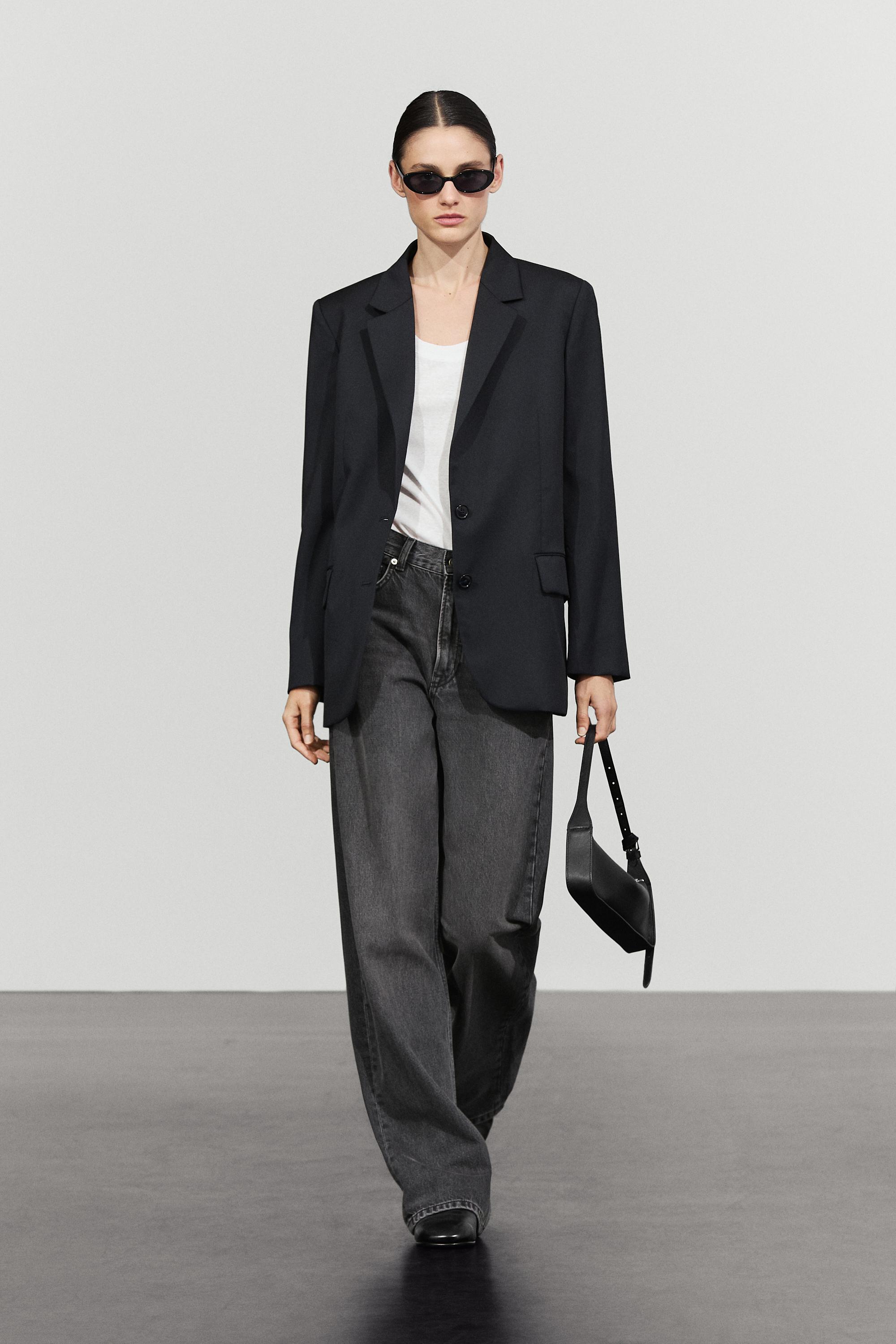 100% extra fine wool two-button blazer
