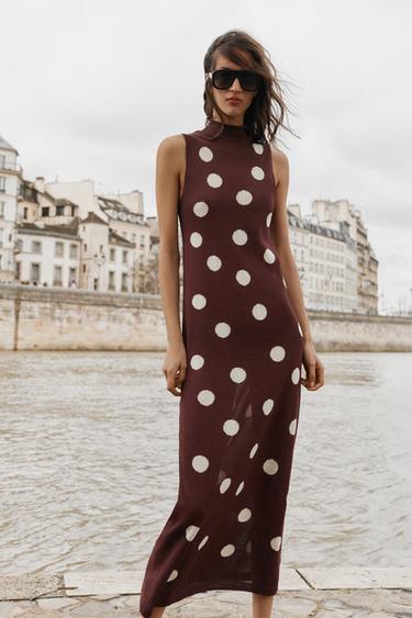 ROBE LONGUE EN MAILLE À POIS - Marron / Écru de Zara - Image 2