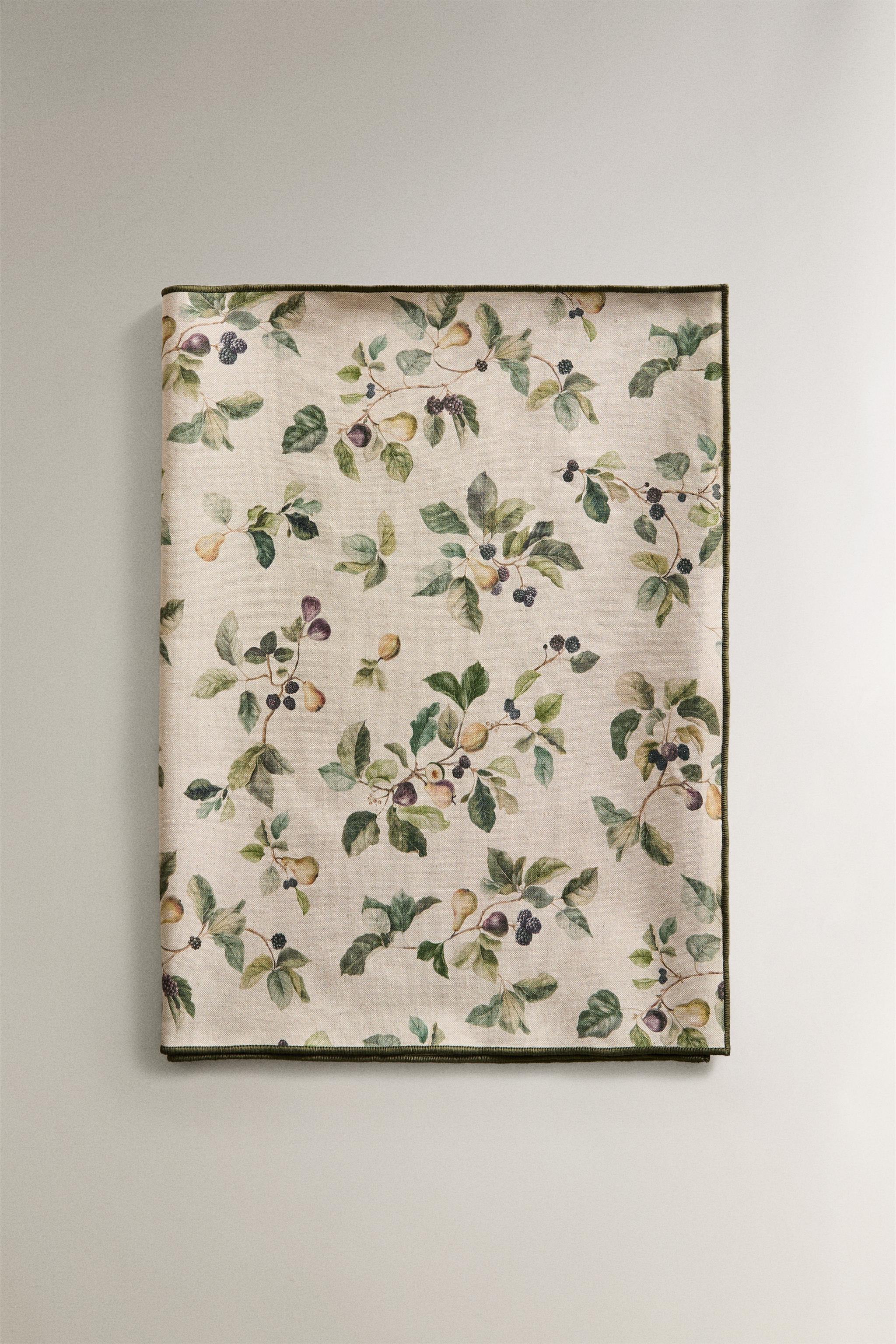 FRUIT PRINT TABLE RUNNER