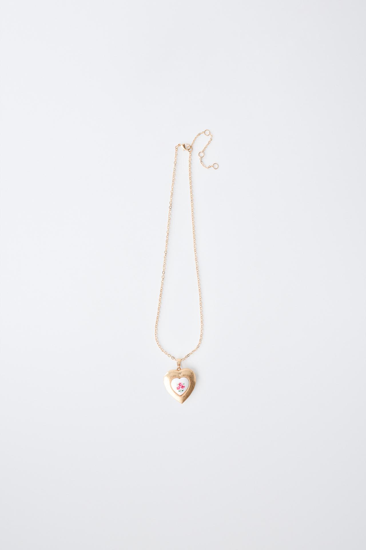 HEART PENDANT NECKLACE — Golden