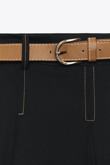BERMUDA LARGA PINZAS CINTURÓN - Negro de Zara