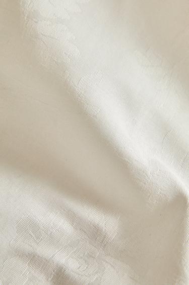 مفرش مائدة جاكار ببورد - أبيض الخاص بـ Zara