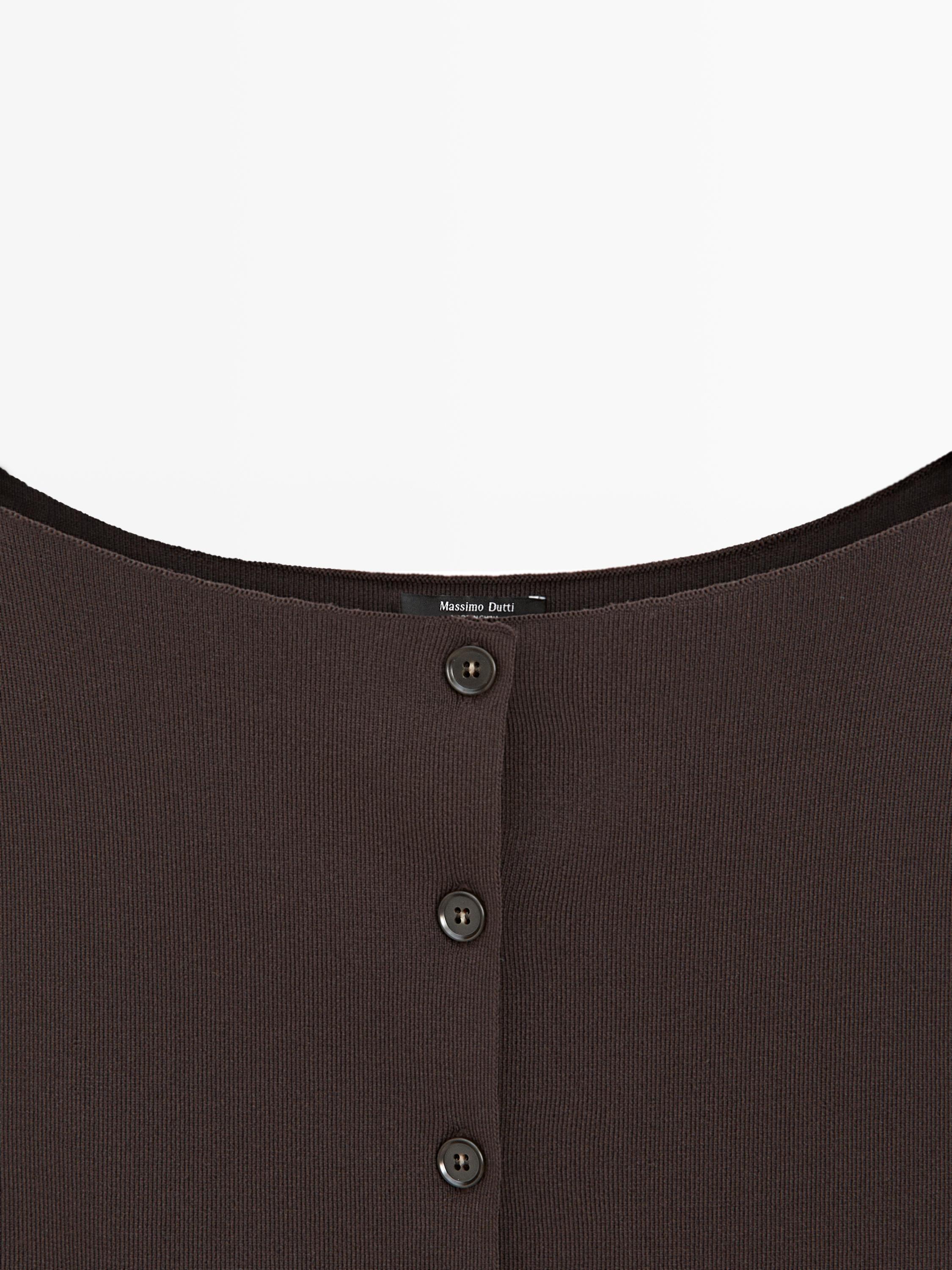 Knit vest with pocket details
