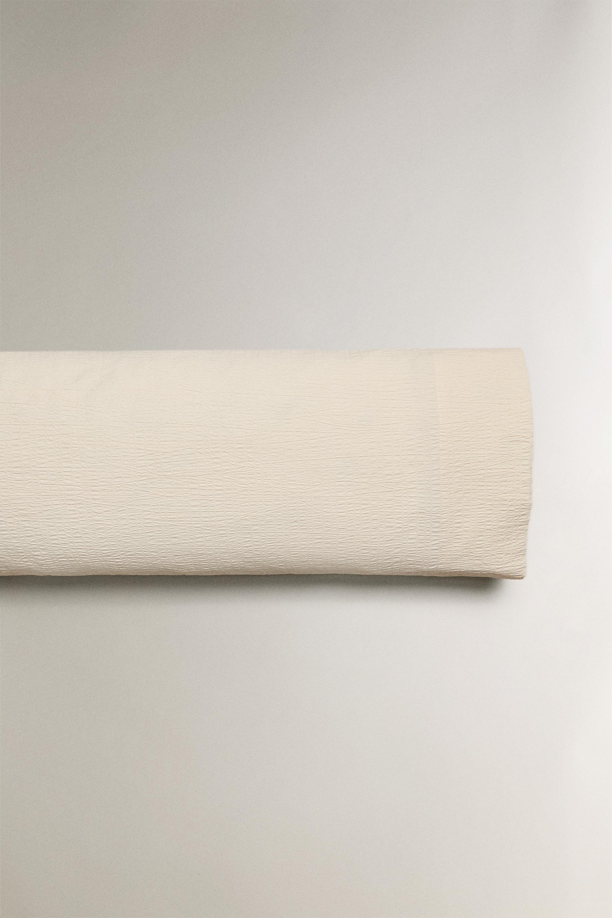 TEXTURED PILLOWCASE
