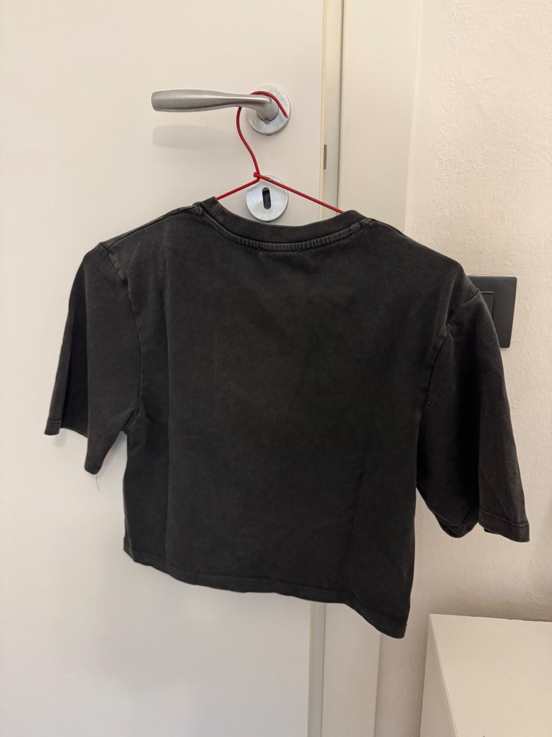 CROPPED T-SHIRT WITH SHOULDER PADS - Image 2