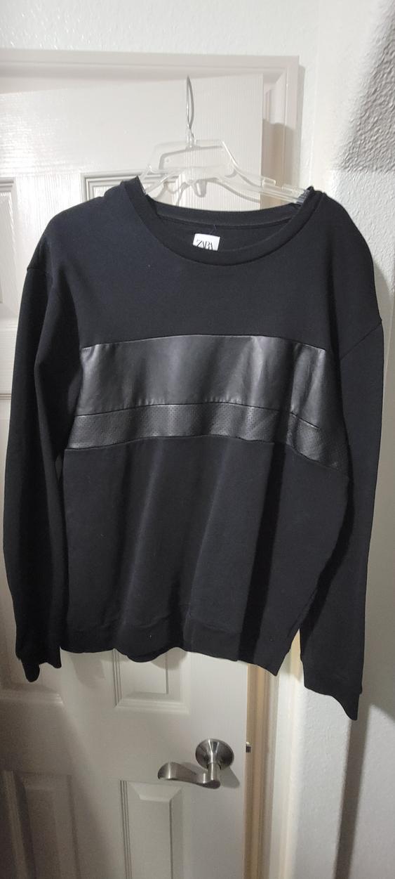 SWEATSHIRT WITH FAUX LEATHER STRIPES - Image 3