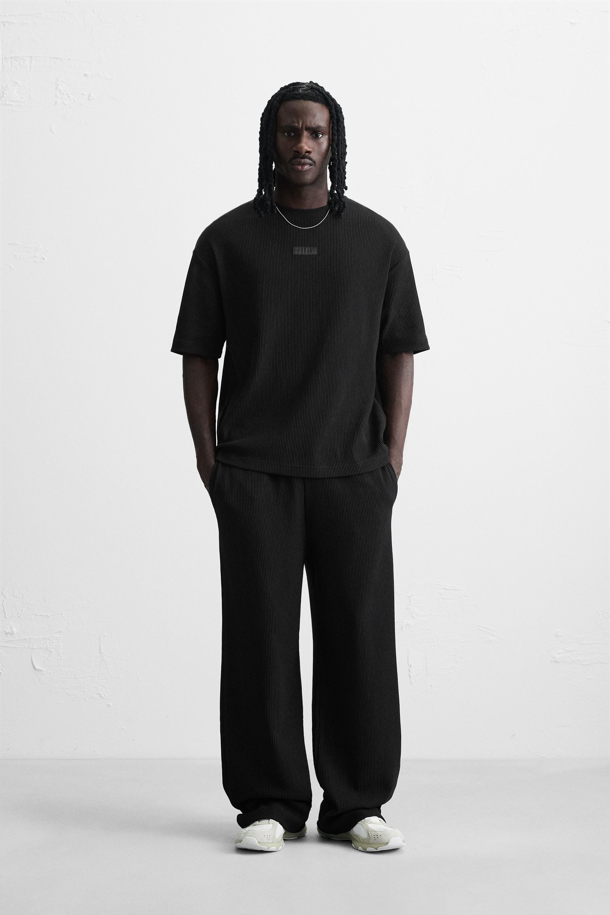 VERTICAL TEXTURED T-SHIRT