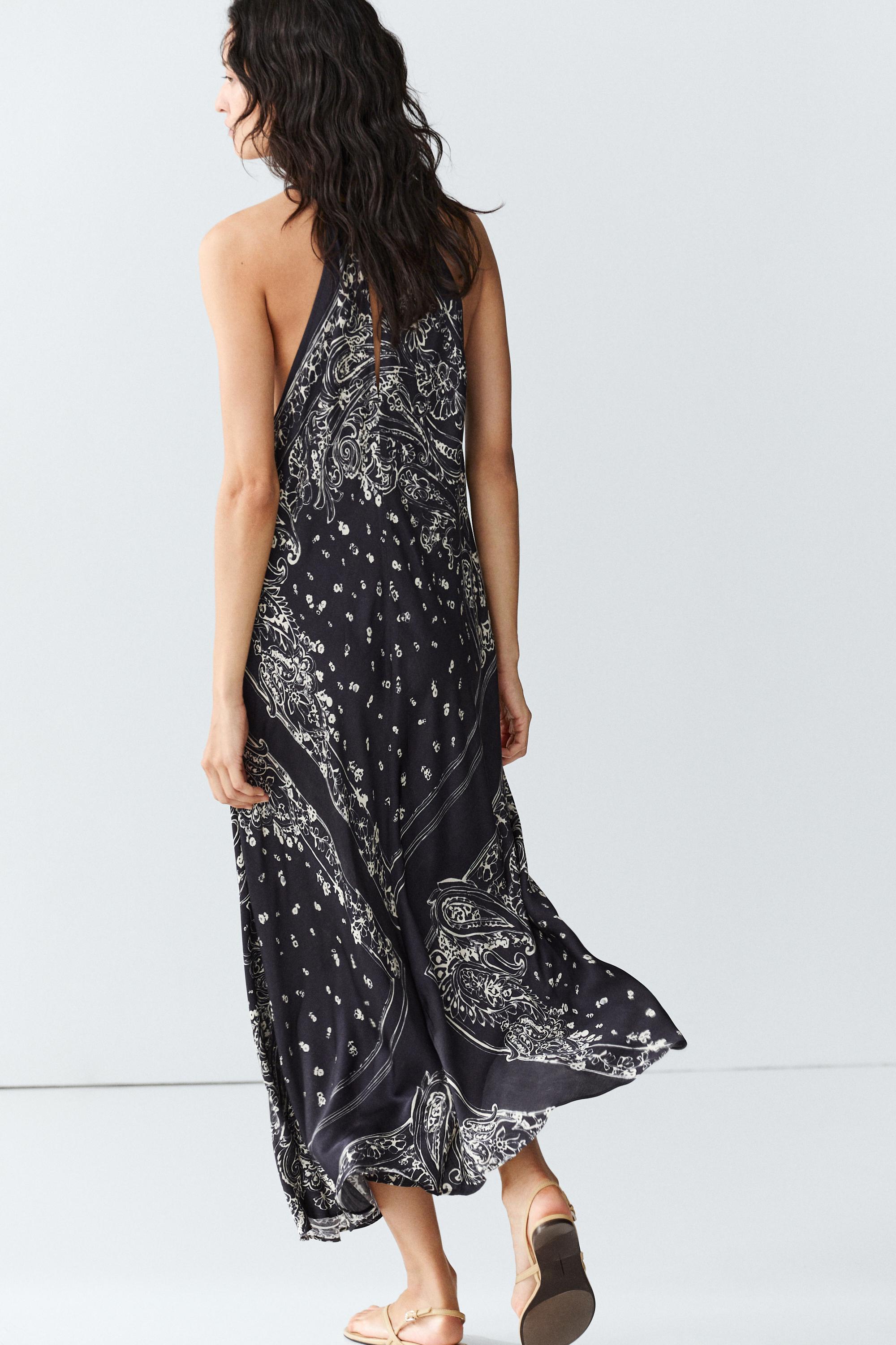 Robe longue fluide à encolure américaine imprimé cachemire