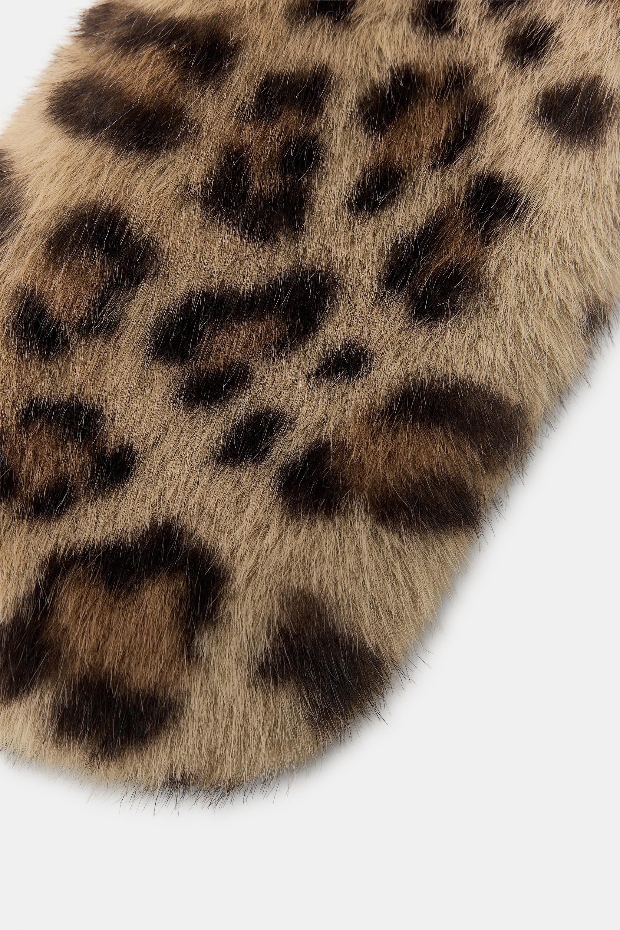 ANIMAL PRINT FAUX FUR NECK WARMER