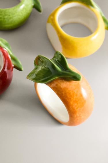 PACK OF FRUIT PORCELAIN NAPKIN RINGS (PACK OF 4) - Yellow by Zara - Image 2