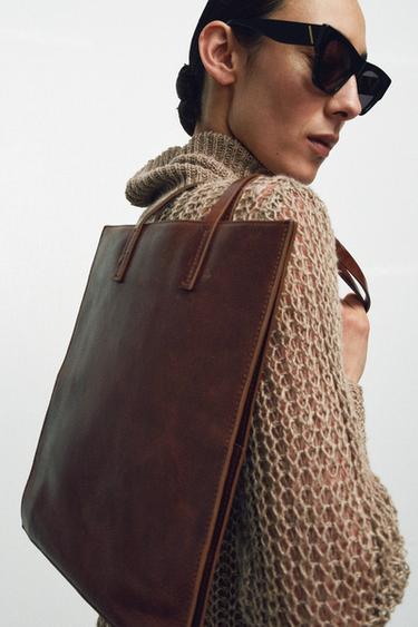 SHOPPER DE PELL DE BANDOLERA - Xocolata de Zara