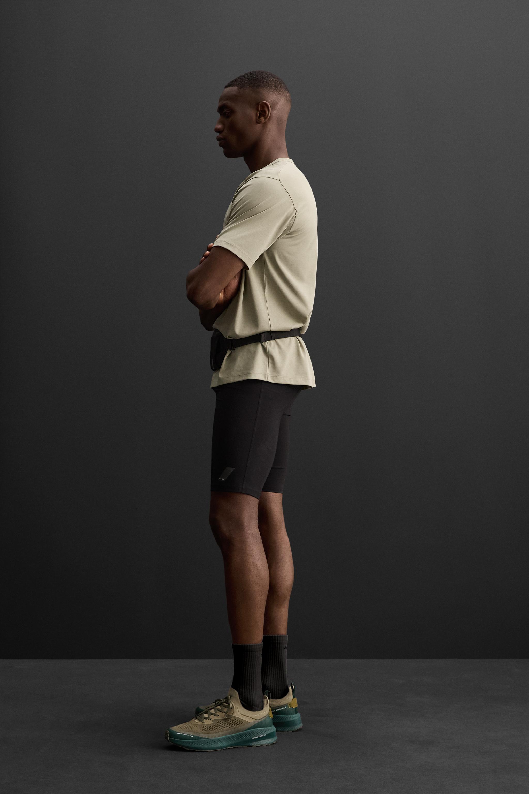 RELAXED FIT TRAINING T-SHIRT