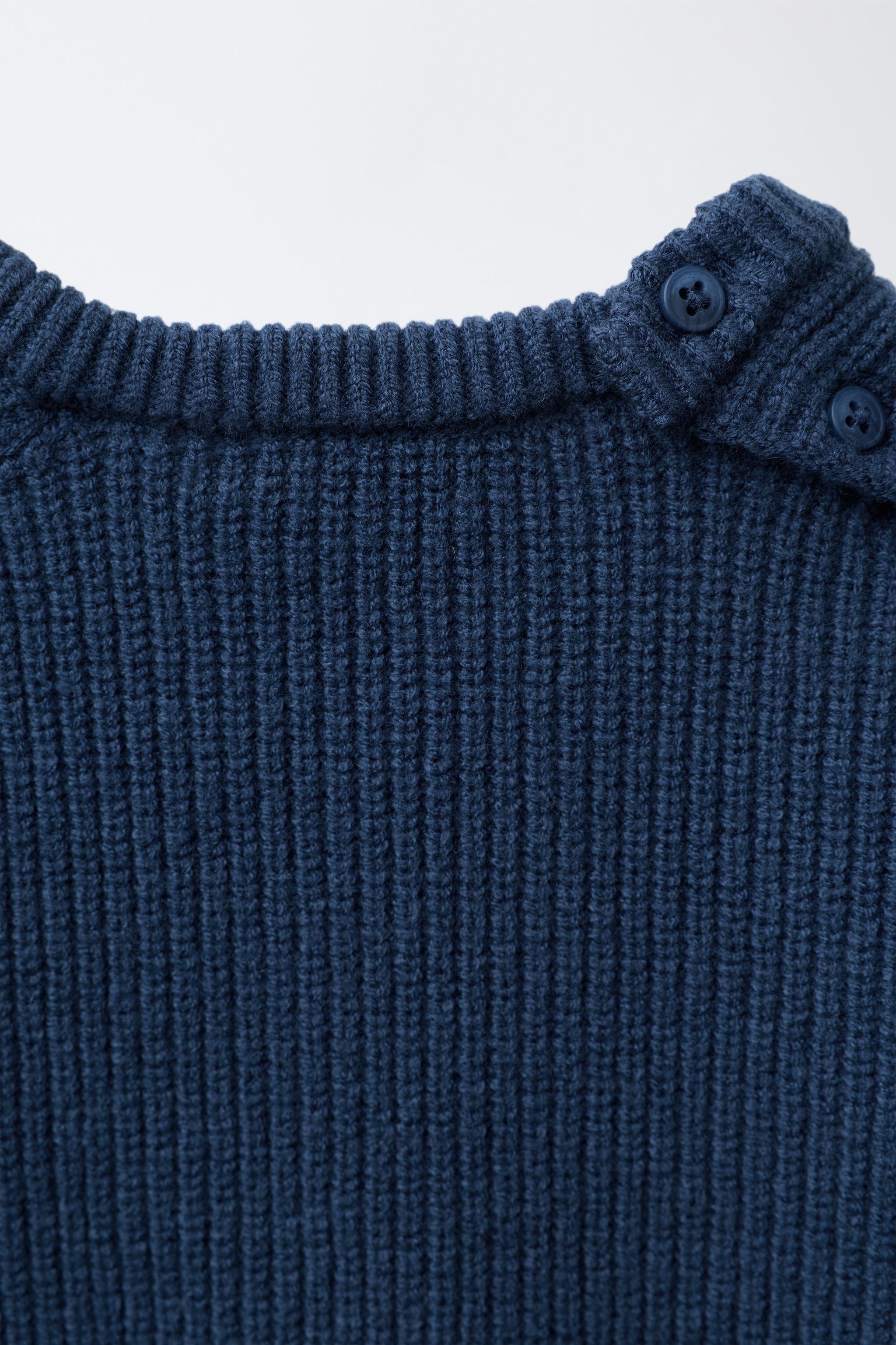 PULL EN MAILLE PERLÉE AVEC OURSON BRODÉ