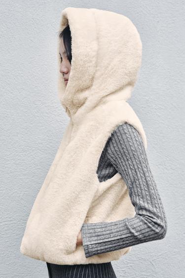 FAUX FUR HOODED GILET - Ecru by Zara