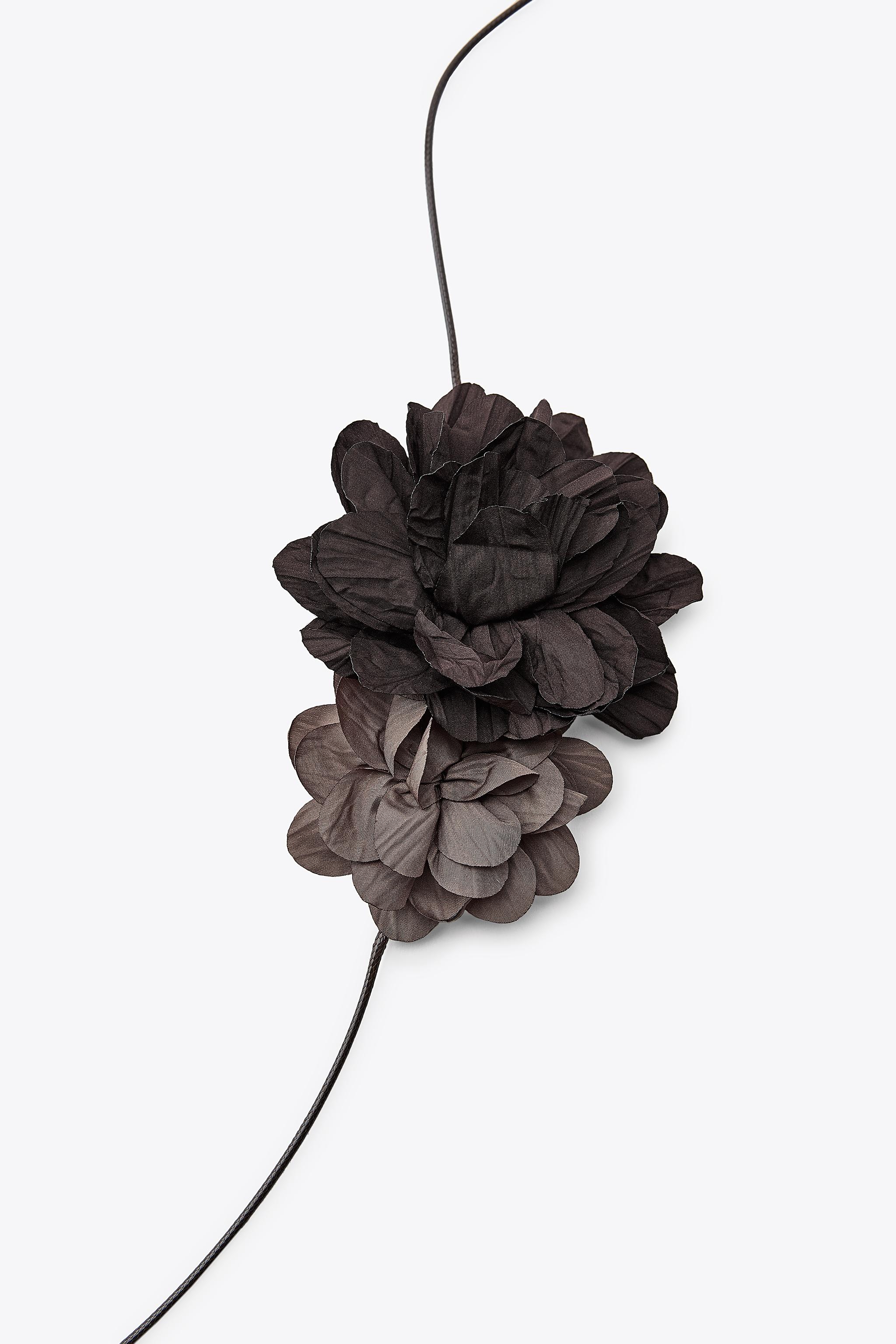 CORDED COLLAR FLOWERS