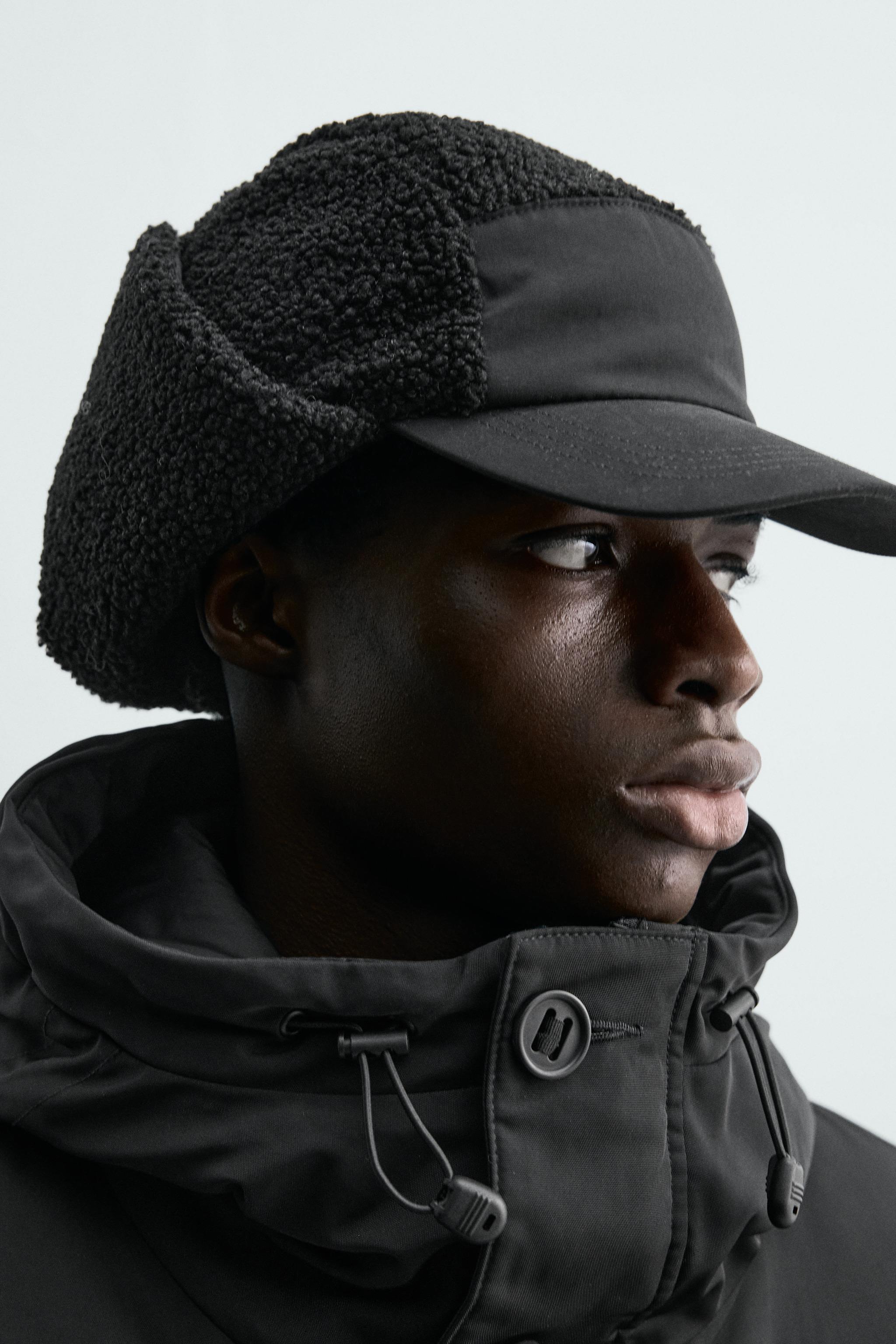 テクニカルイヤーフラップコンビネーションキャップ - ブラック | ZARA
