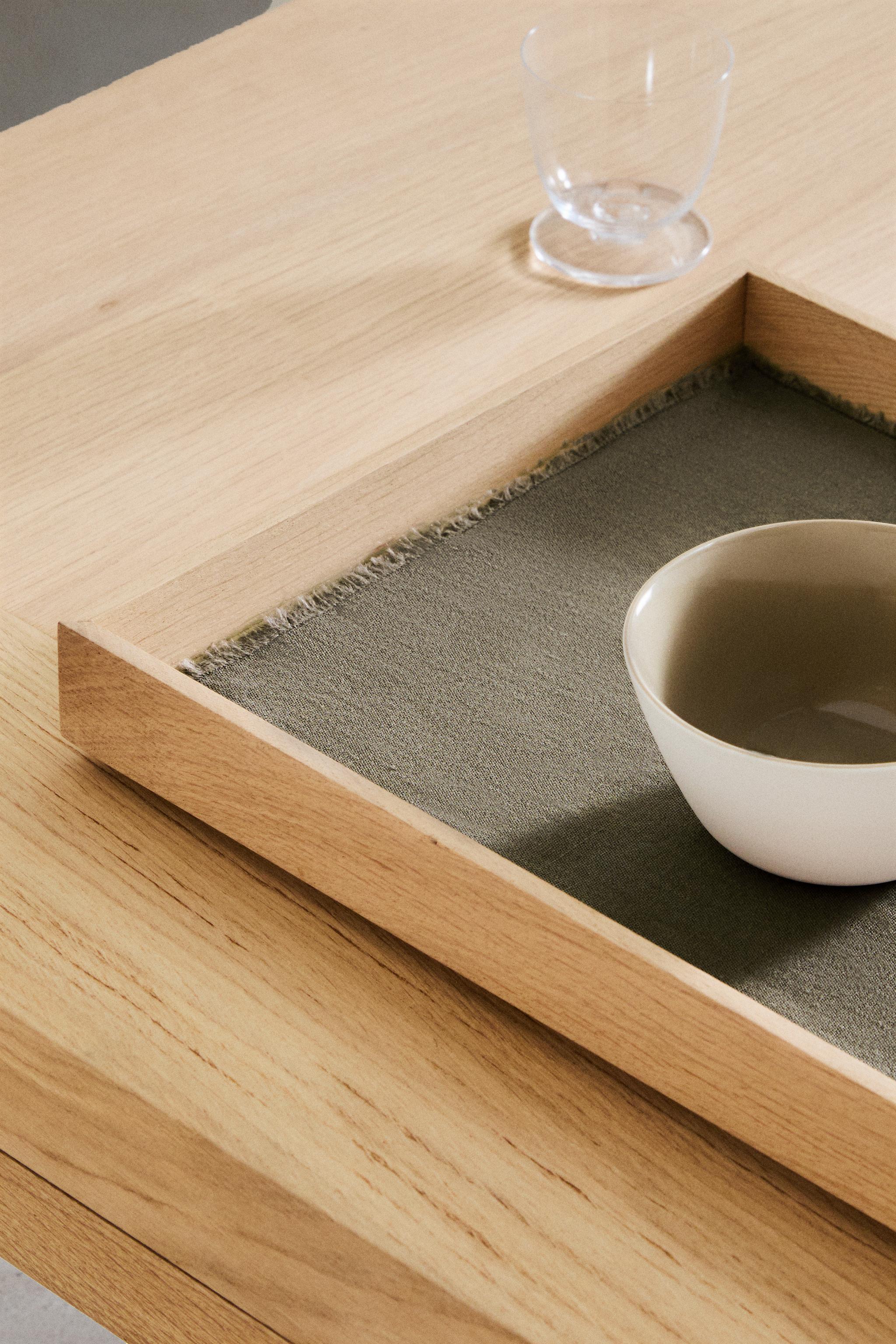 PLACEMAT 01 — Gray