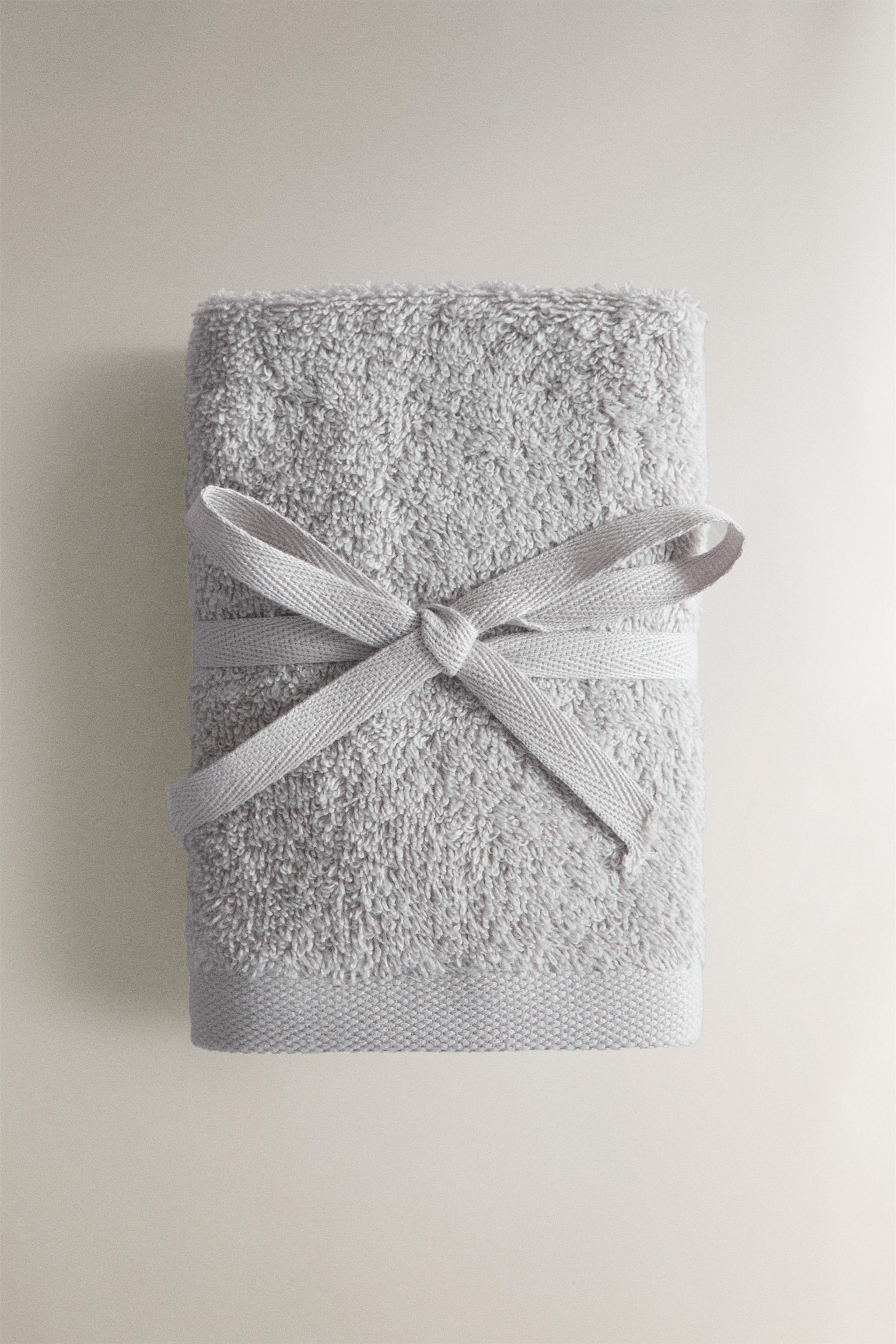 PREMIUM COTTON HAND TOWELS (PACK OF 3) — Light gray
