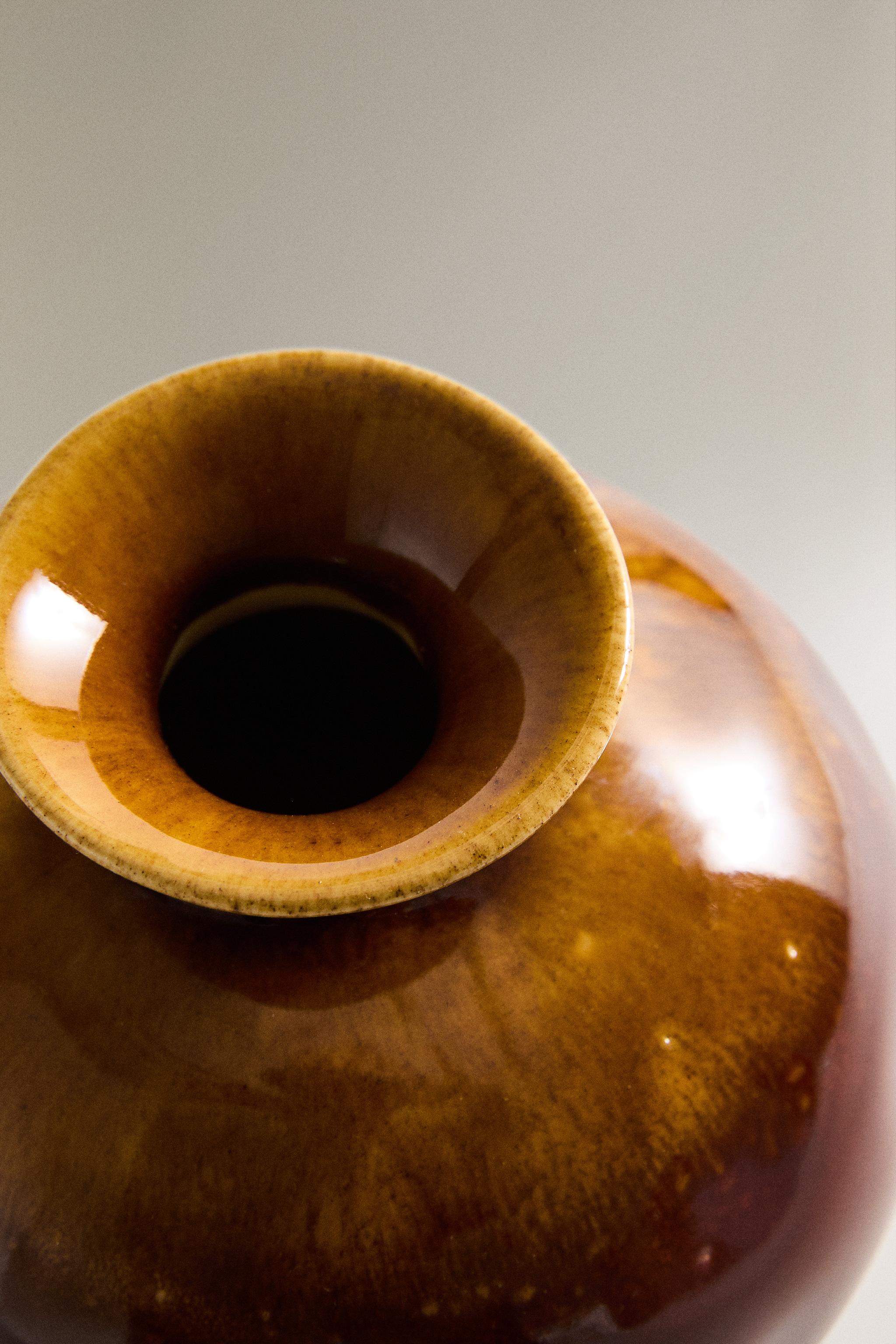 VASE EN CÉRAMIQUE COULEUR BAS