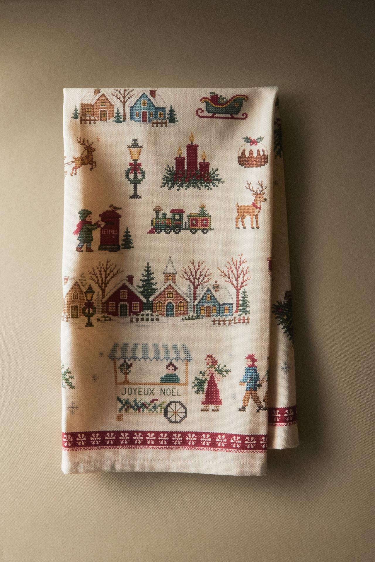COTTON CHRISTMAS VILLAGE KITCHEN TOWEL (PACK OF 2) — Red