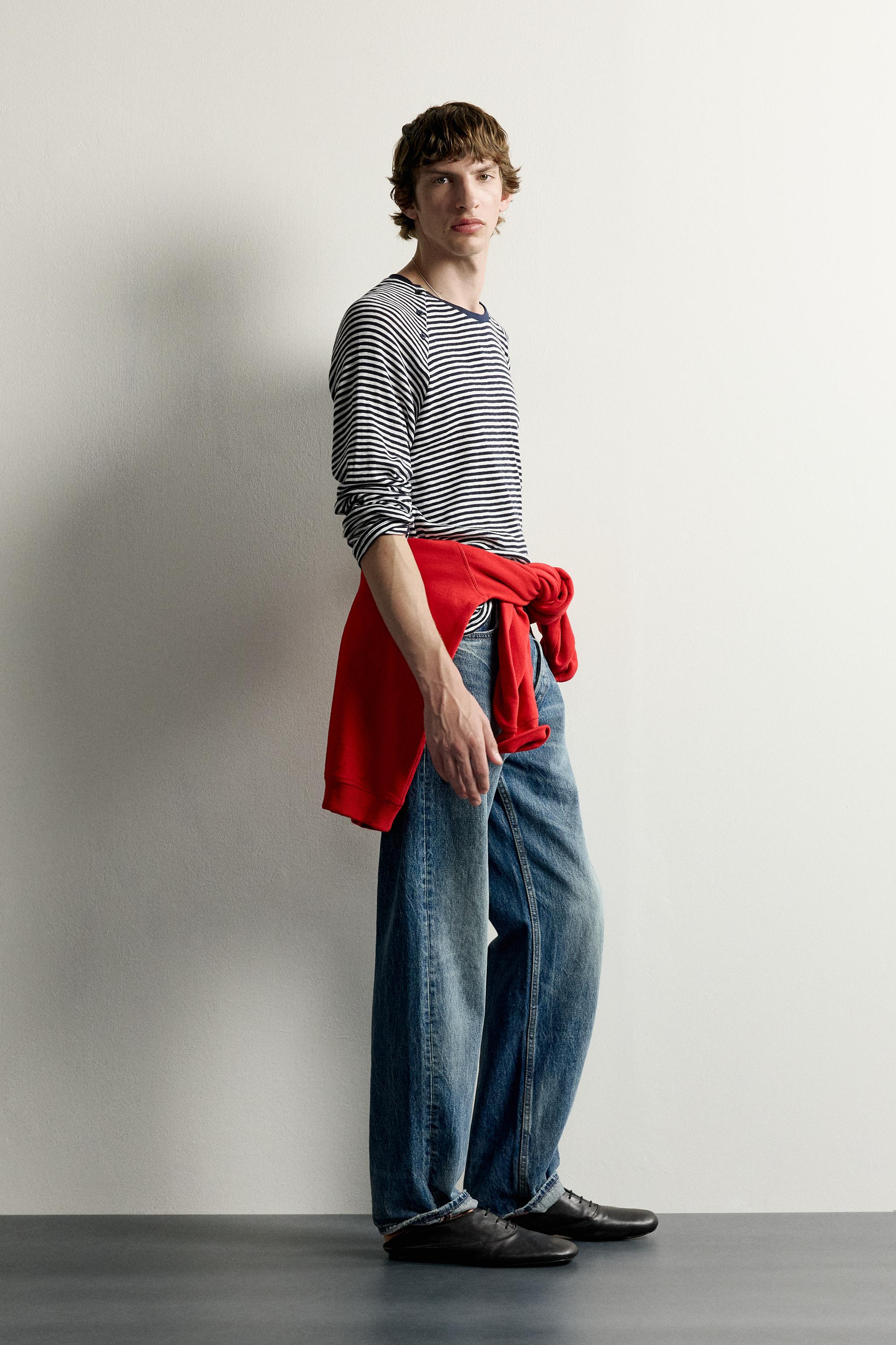 STRIPED BUTTON NECK T-SHIRT