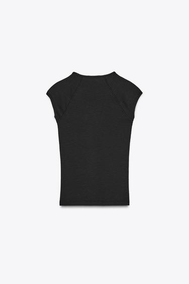 T-SHIRT DÉCOLLETÉ EN V CÔTELÉ - Noir de Zara - Image 3