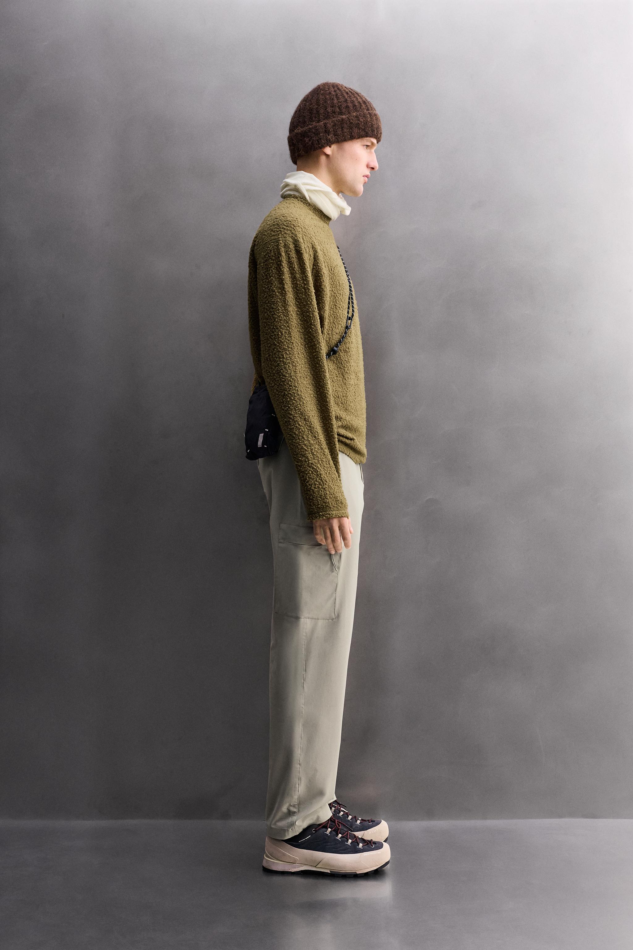 TEXTURED WOOL BLEND SWEATSHIRT