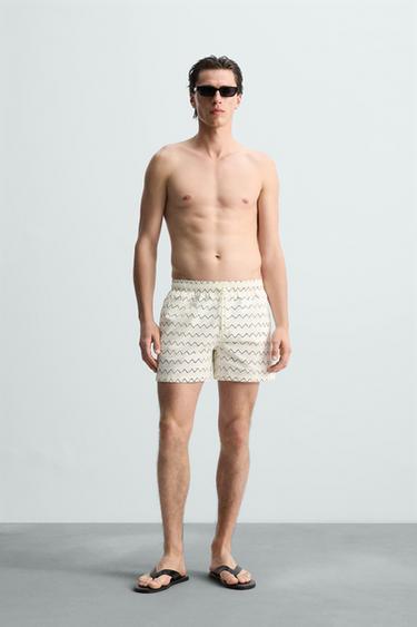 BAÑADOR MEDIO ESTAMPADO GEOMÉTRICO - Crudo de Zara - Imagen 0