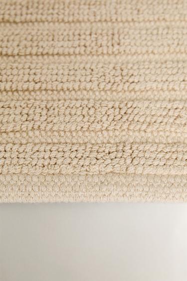 NON-SLIP TEXTURED BATH MAT - Sand by Zara - Image 2