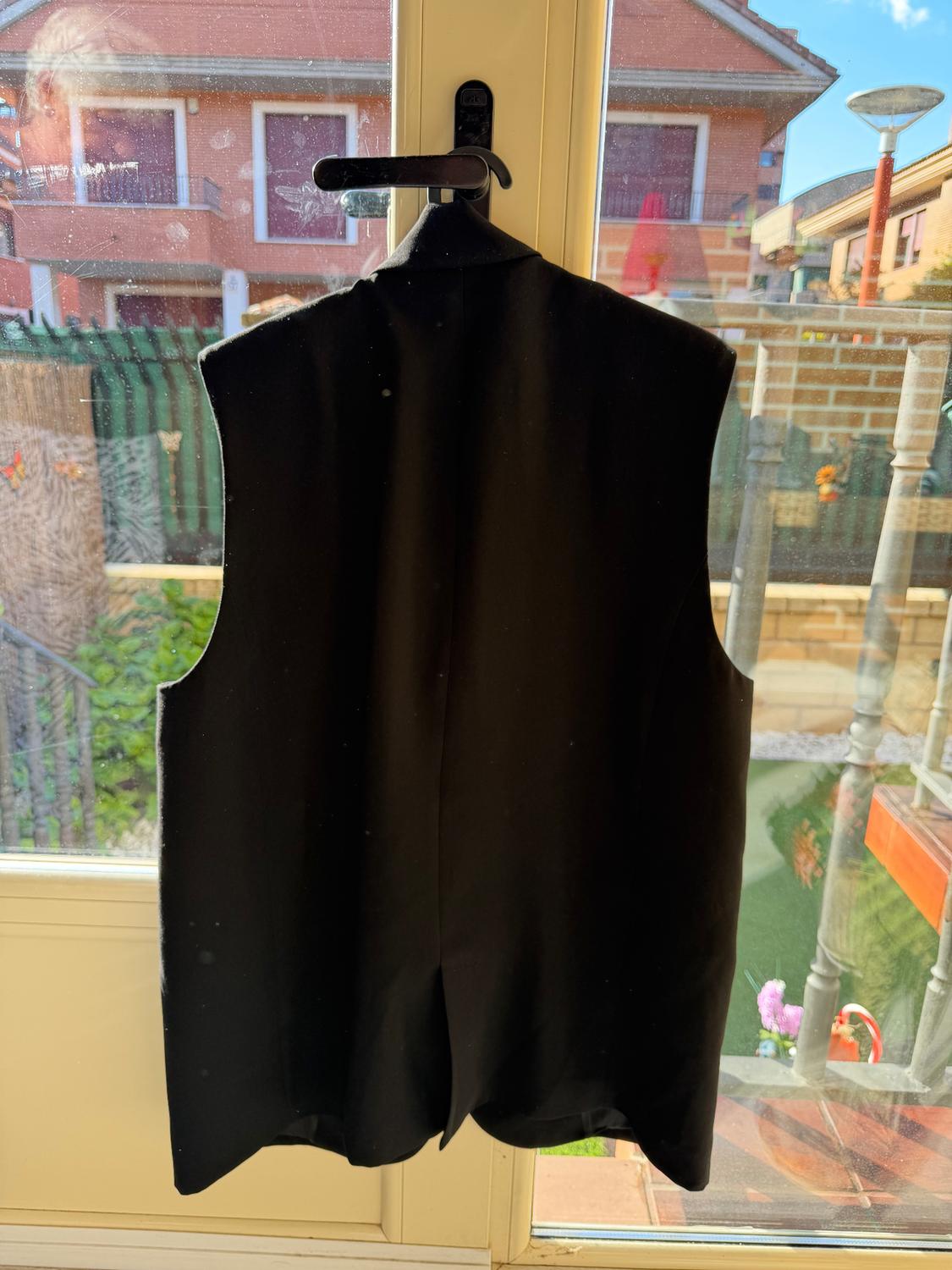 LAPEL COLLAR WAISTCOAT WITH POCKETS - Image 2