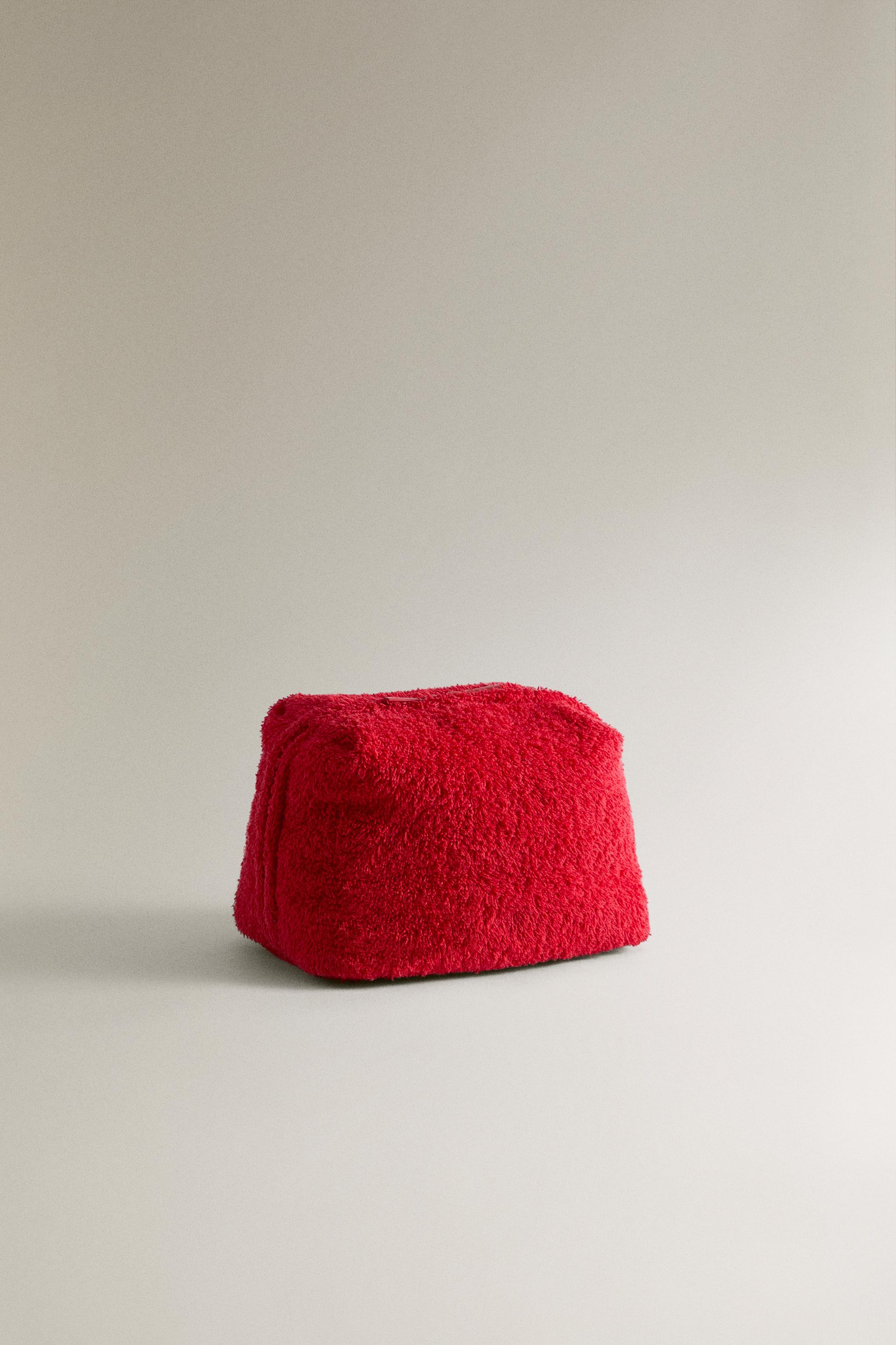 MEDIUM TOWEL MAKEUP BAG — Red