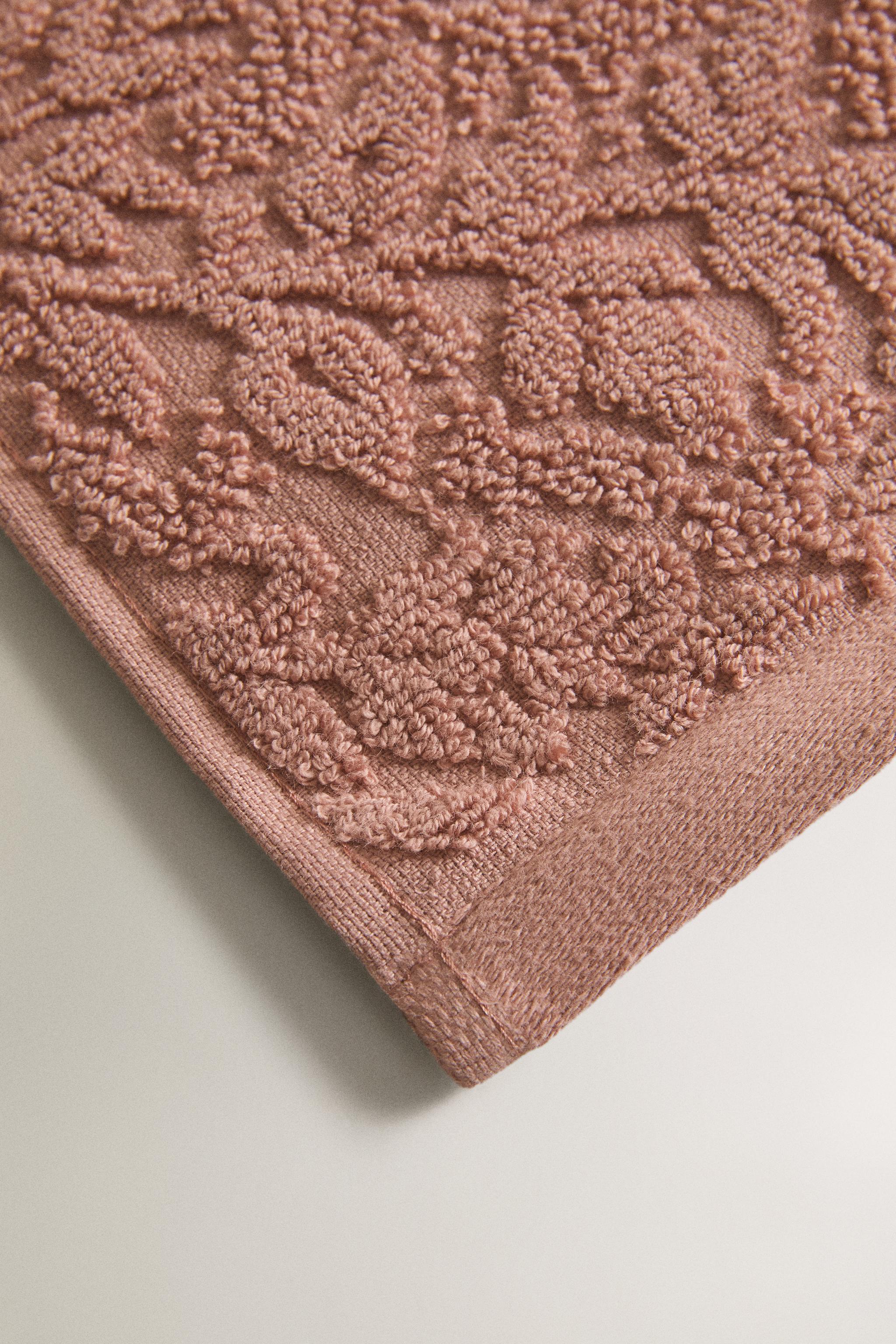 PAISLEY JACQUARD BATH TOWEL