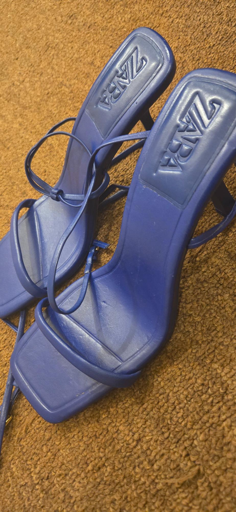 BLUE STRAPY HEELS - Image 3