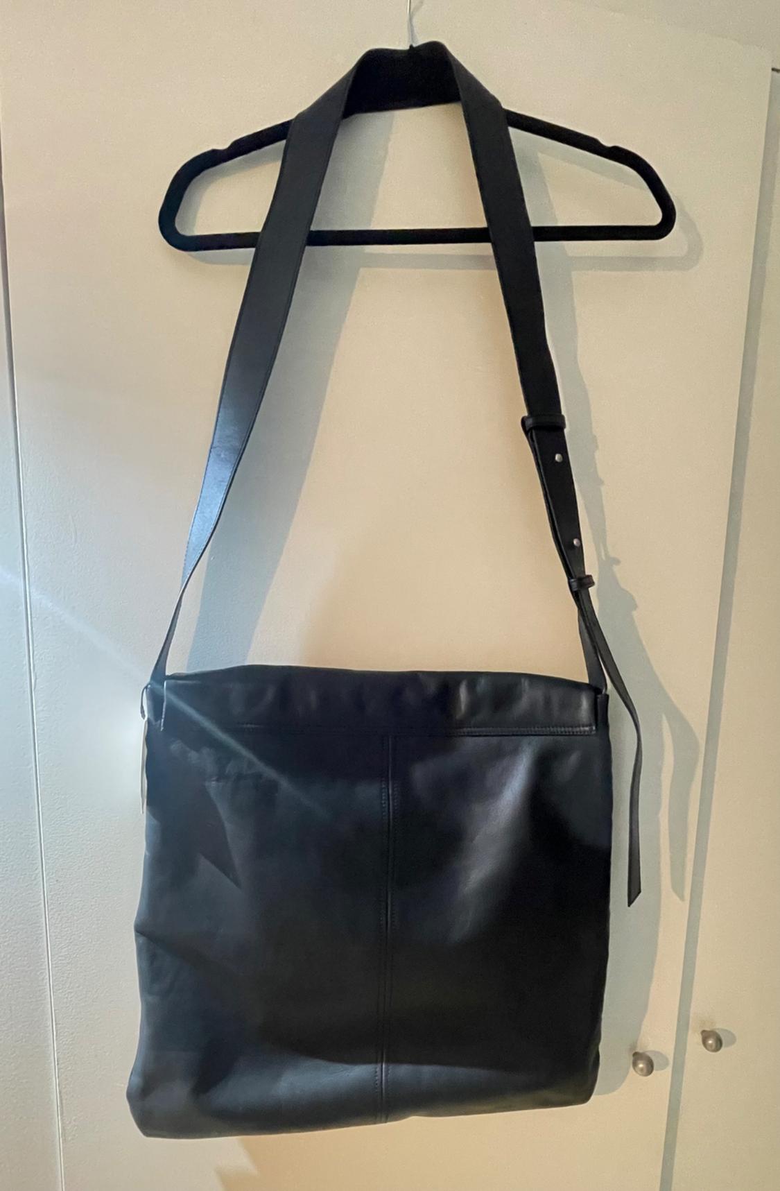 LEATHER TOTE BAG WITH FLAP - Image 2