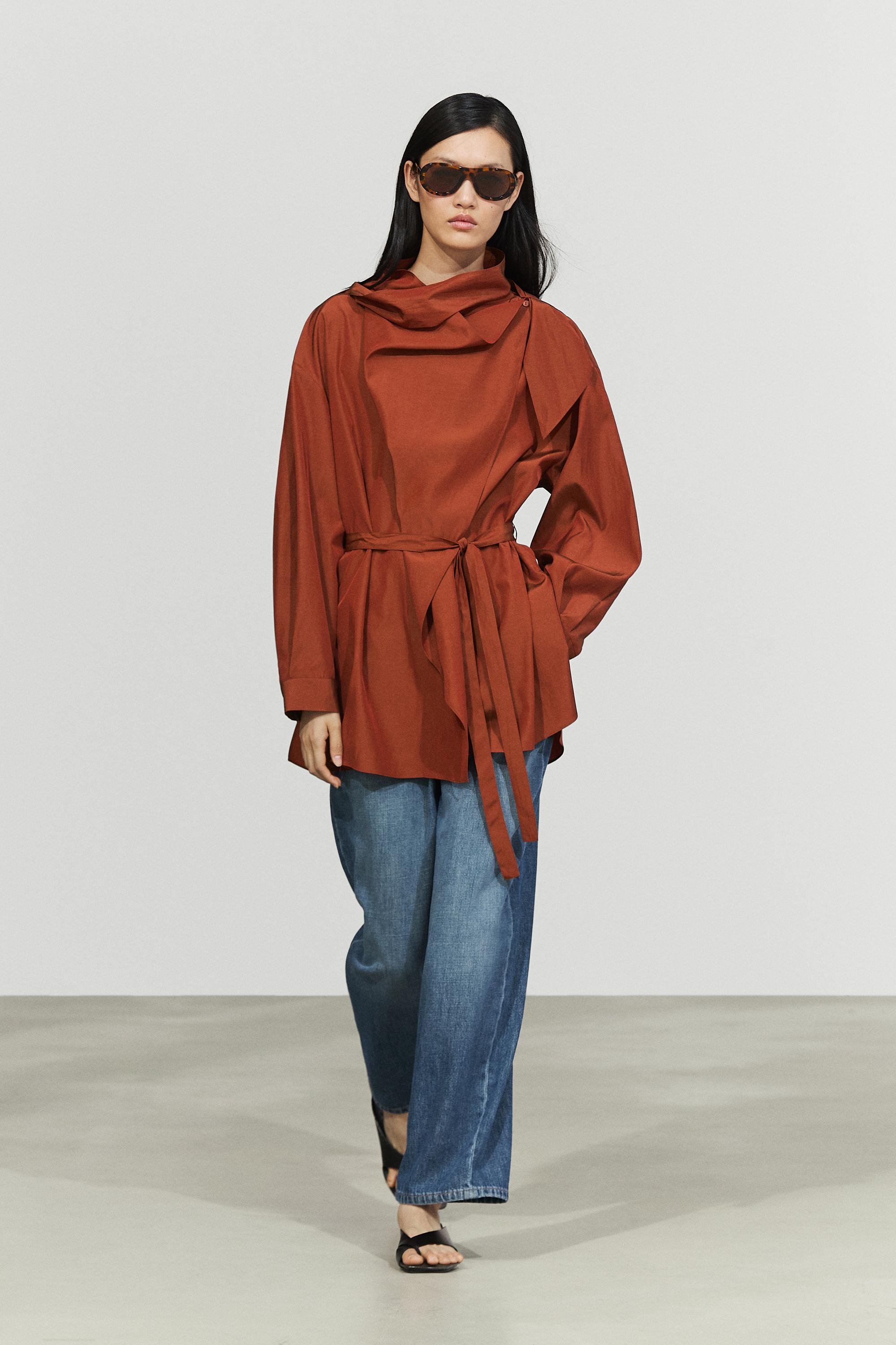 Flowing blouse with tie detail