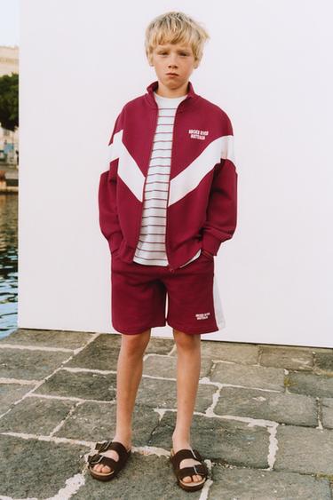 CONXUNTO CAMISETA RAIAS E BERMUDAS SPORTY - Vermello de Zara
