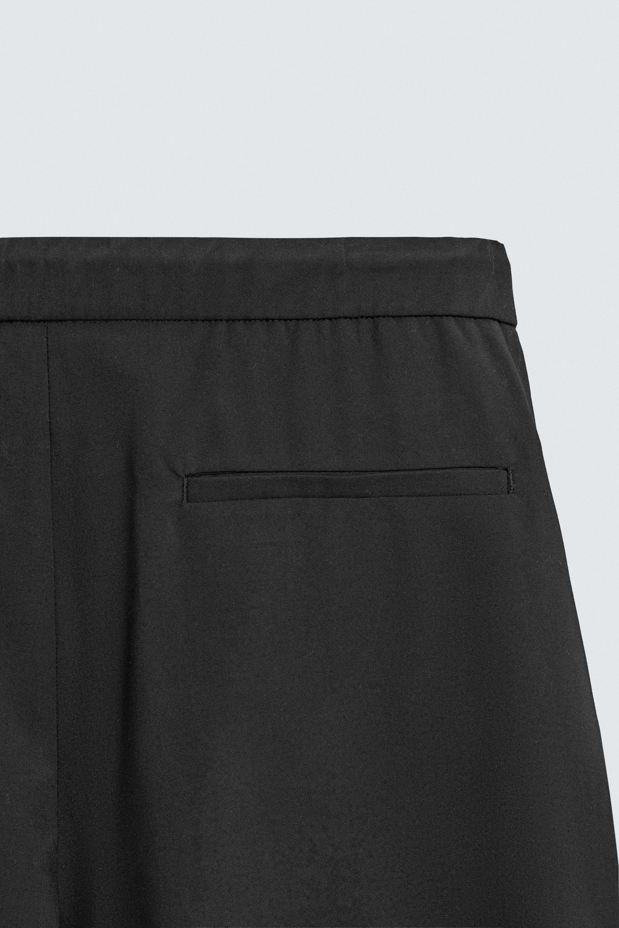 RELAXED FIT TECHNICAL SHORTS