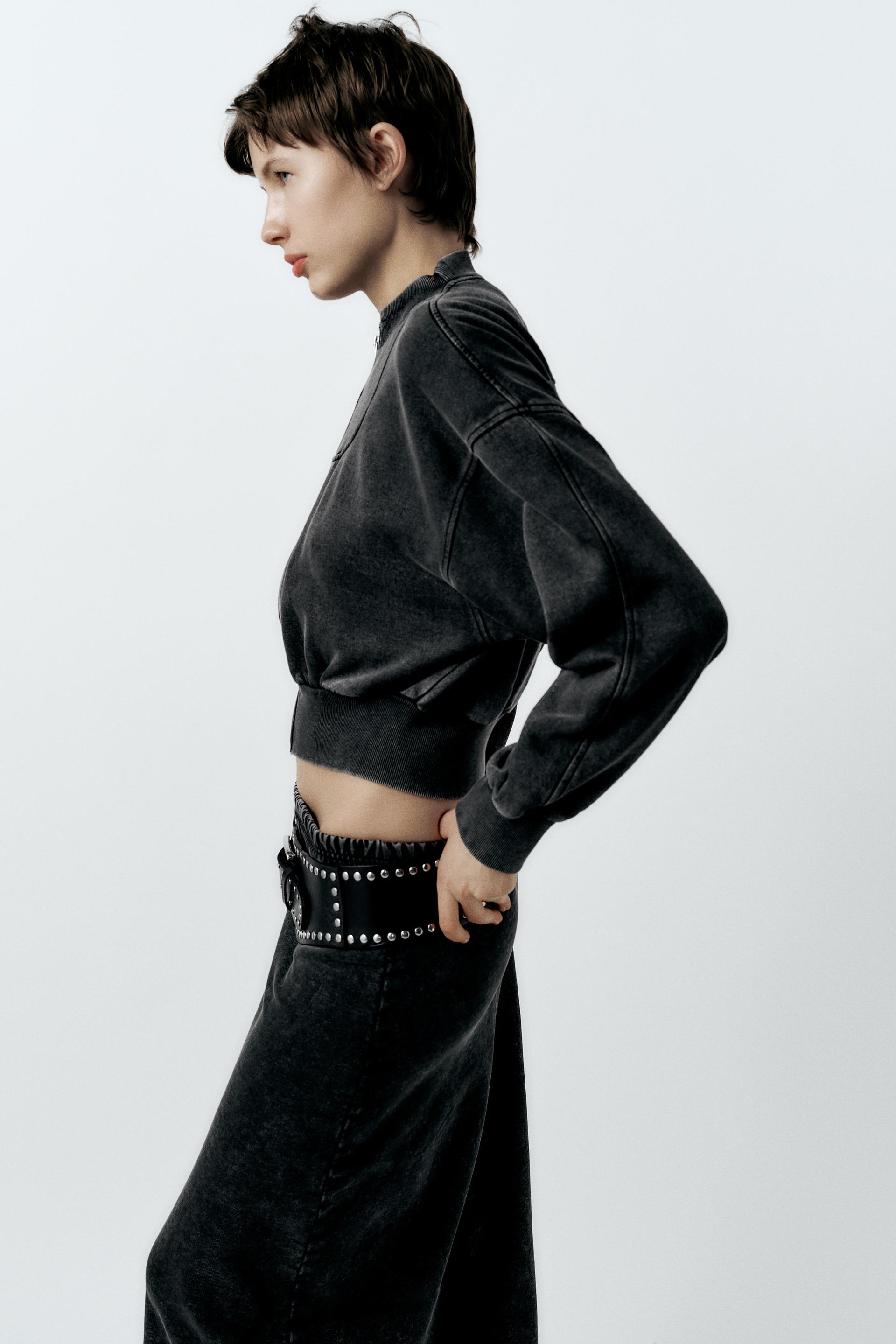 Black Solid Cropped Sweatshirt For Women – Zink London