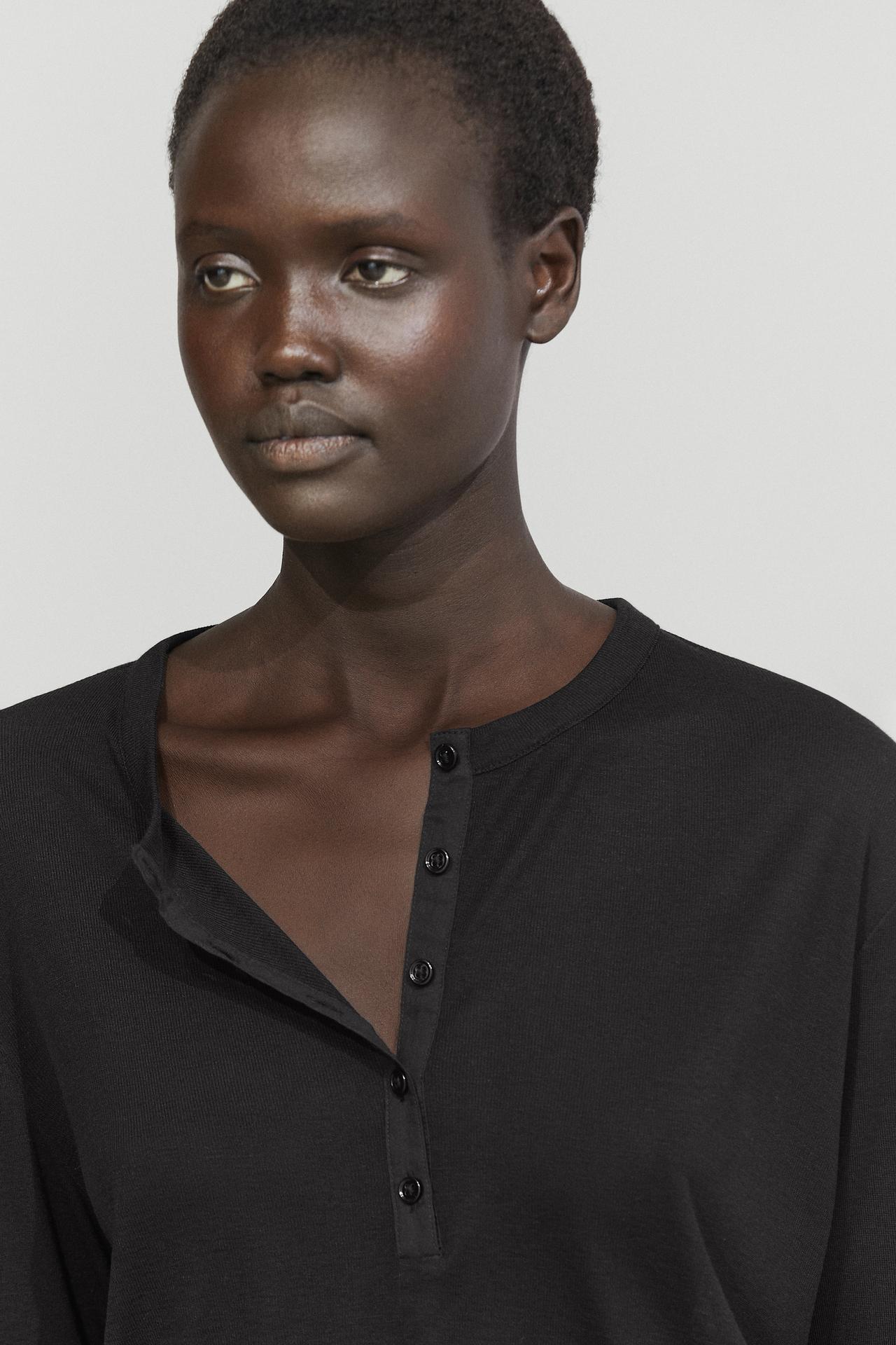 Buttoned henley T-shirt — Black