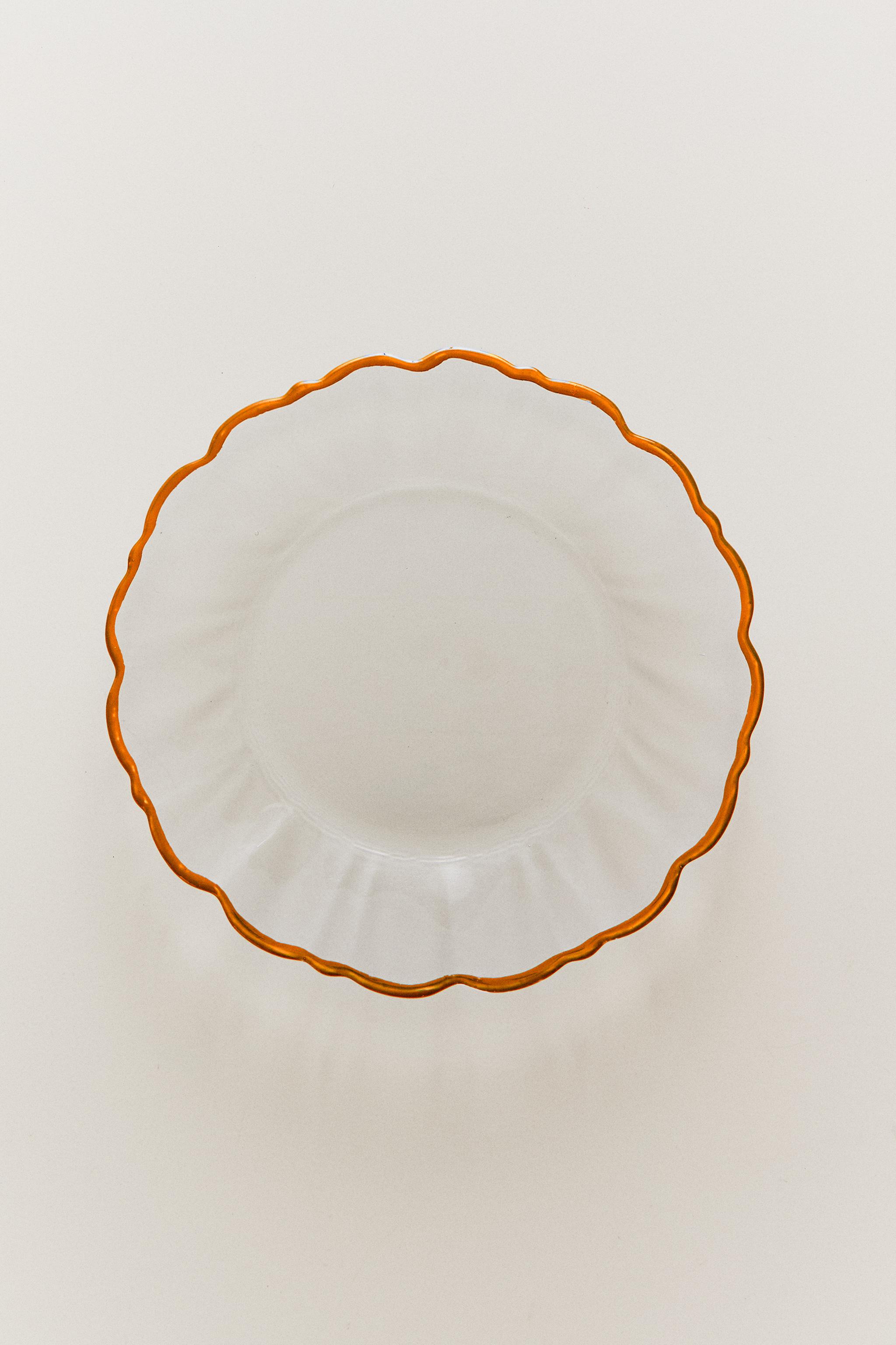 GLASS DESSERT PLATE WITH CONTRASTING RIM — Orange