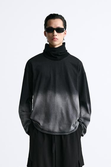 КОМБИНИРОВАННАЯ ФУТБОЛКА С ЭФФЕКТОМ ПОТЕРТОСТИ — Оттенки Серого от Zara — изображение 0