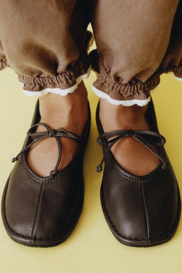 BAILARINA PIEL - Marrón de Zara