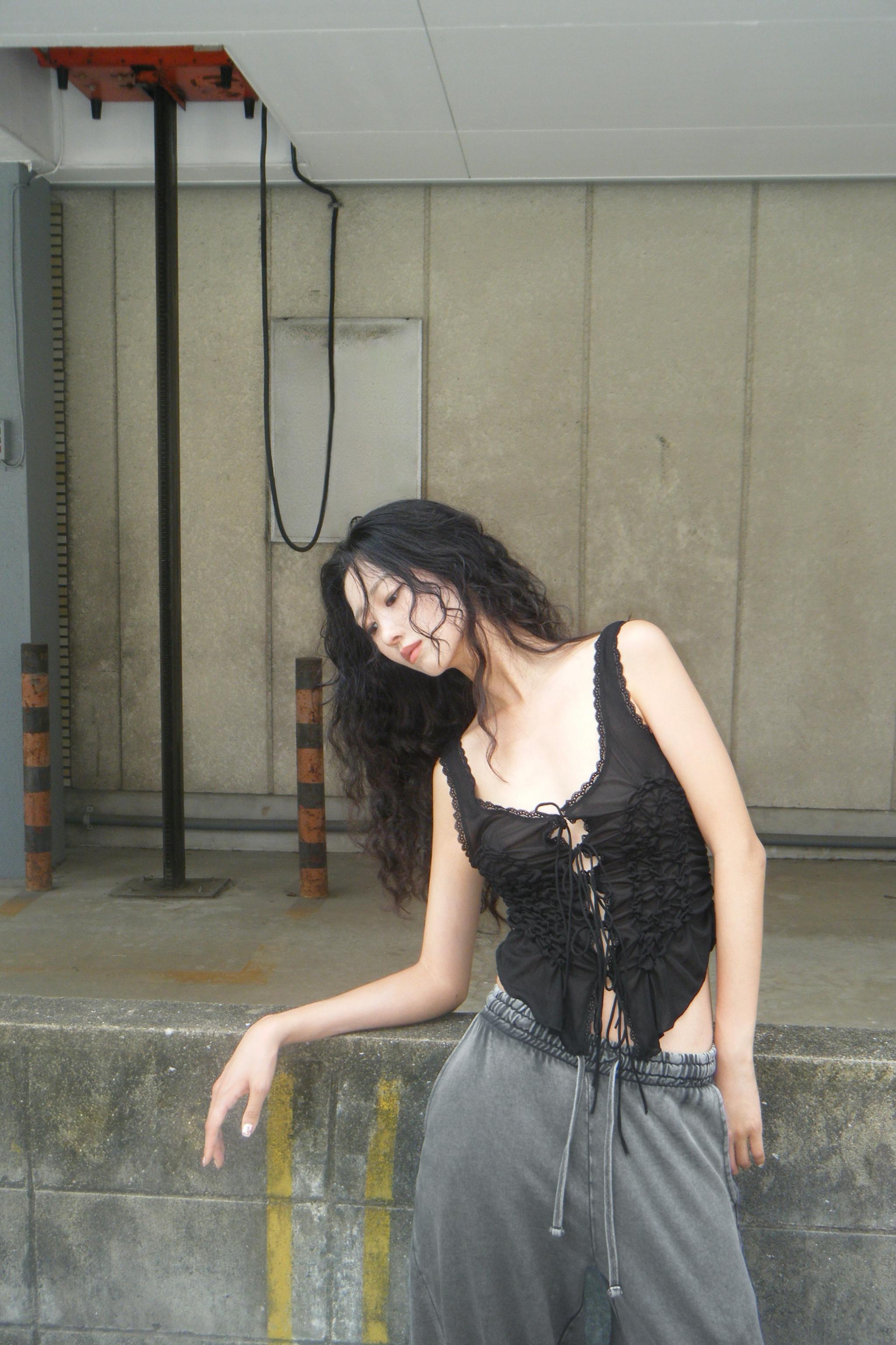 トップス　ブラック ドット柄ZW COLLECTIONトップス - ブラック | ZARA Japan / 日本