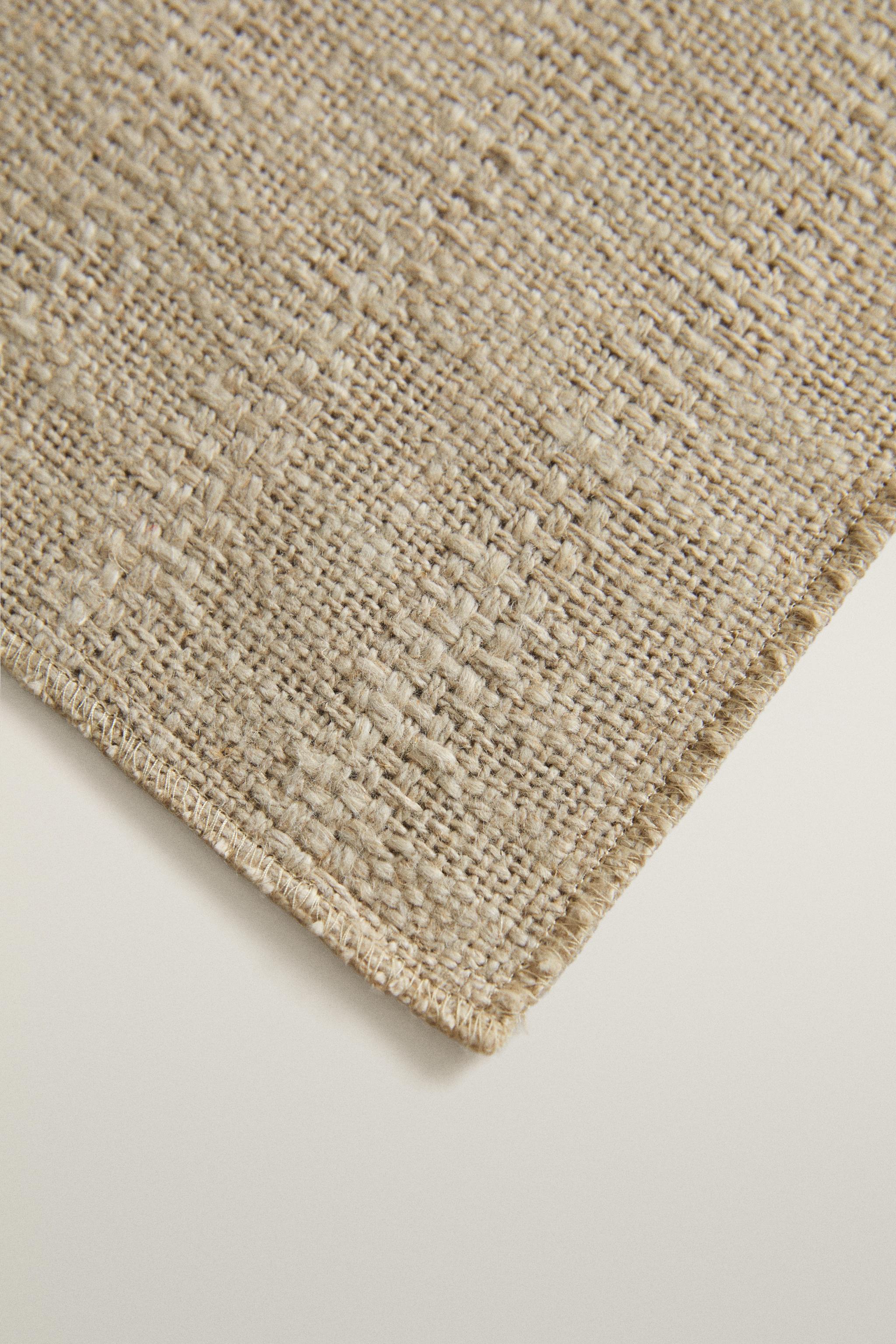 TEXTURED LINEN TABLE RUNNER