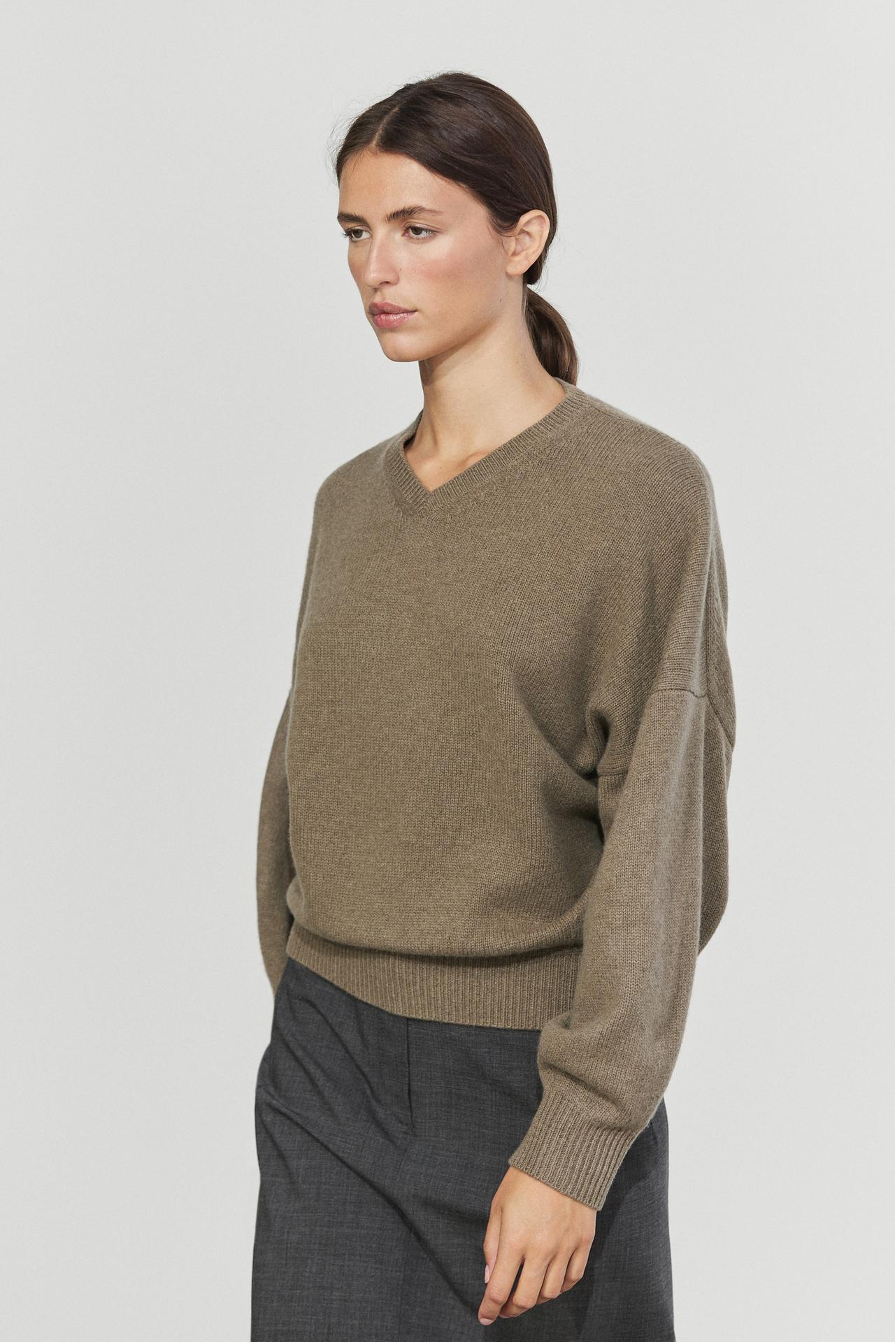 100% wool oversize knit sweater — Green