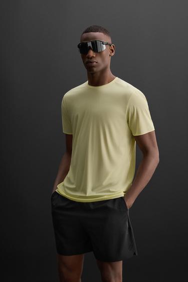 LIGHTWEIGHT TECHNICAL T-SHIRT - Lime by Zara