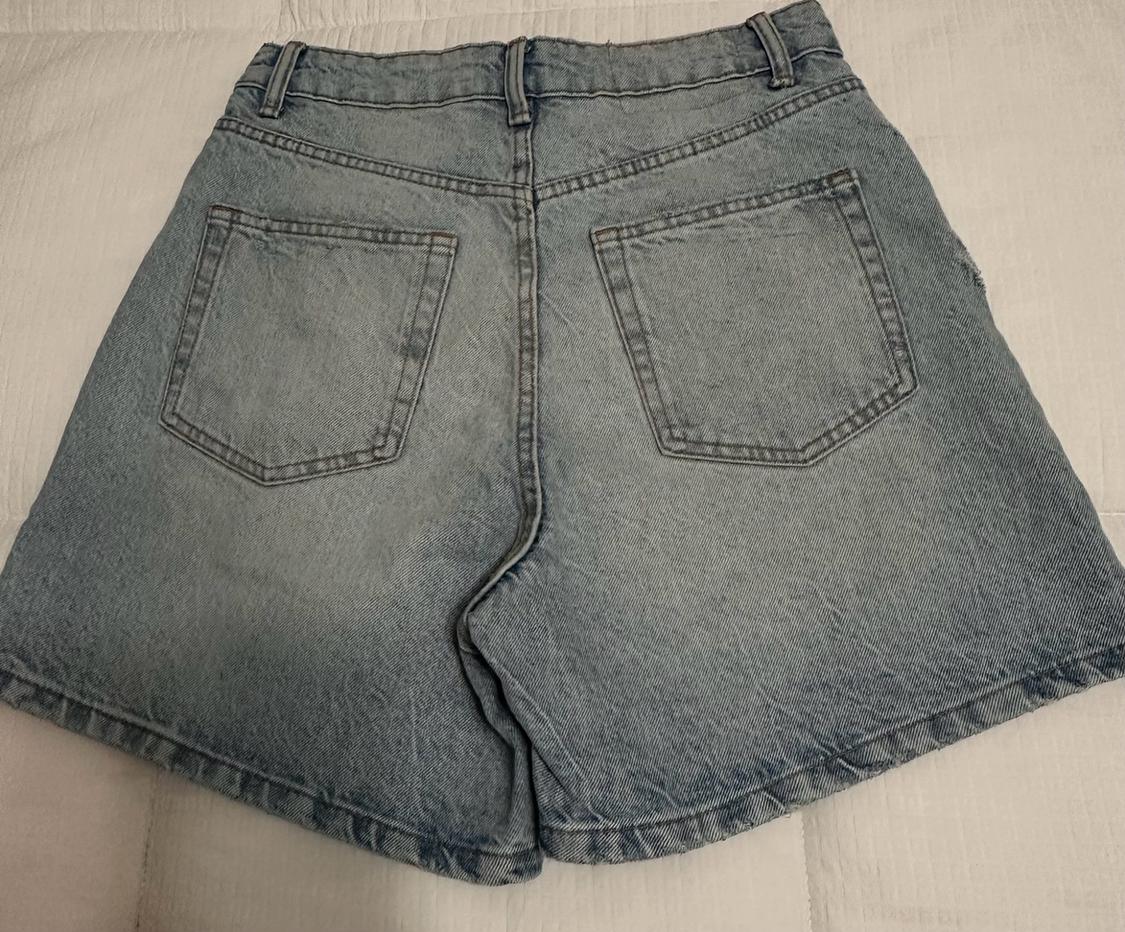 TRF HIGH-WAISTED MOM FIT DENIM SHORTS - Image 2