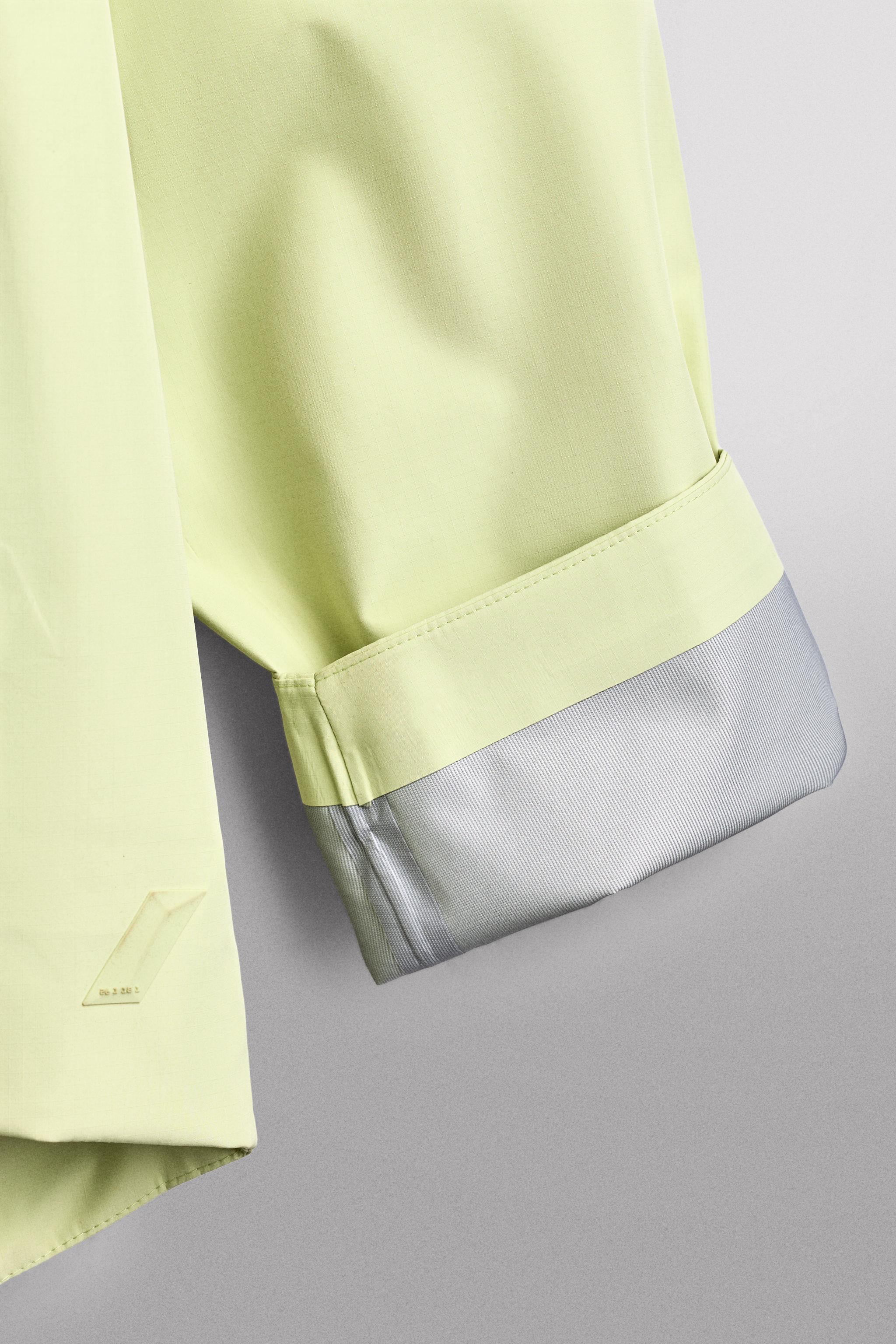 VESTE TECHNIQUE IMPERMÉABLE
